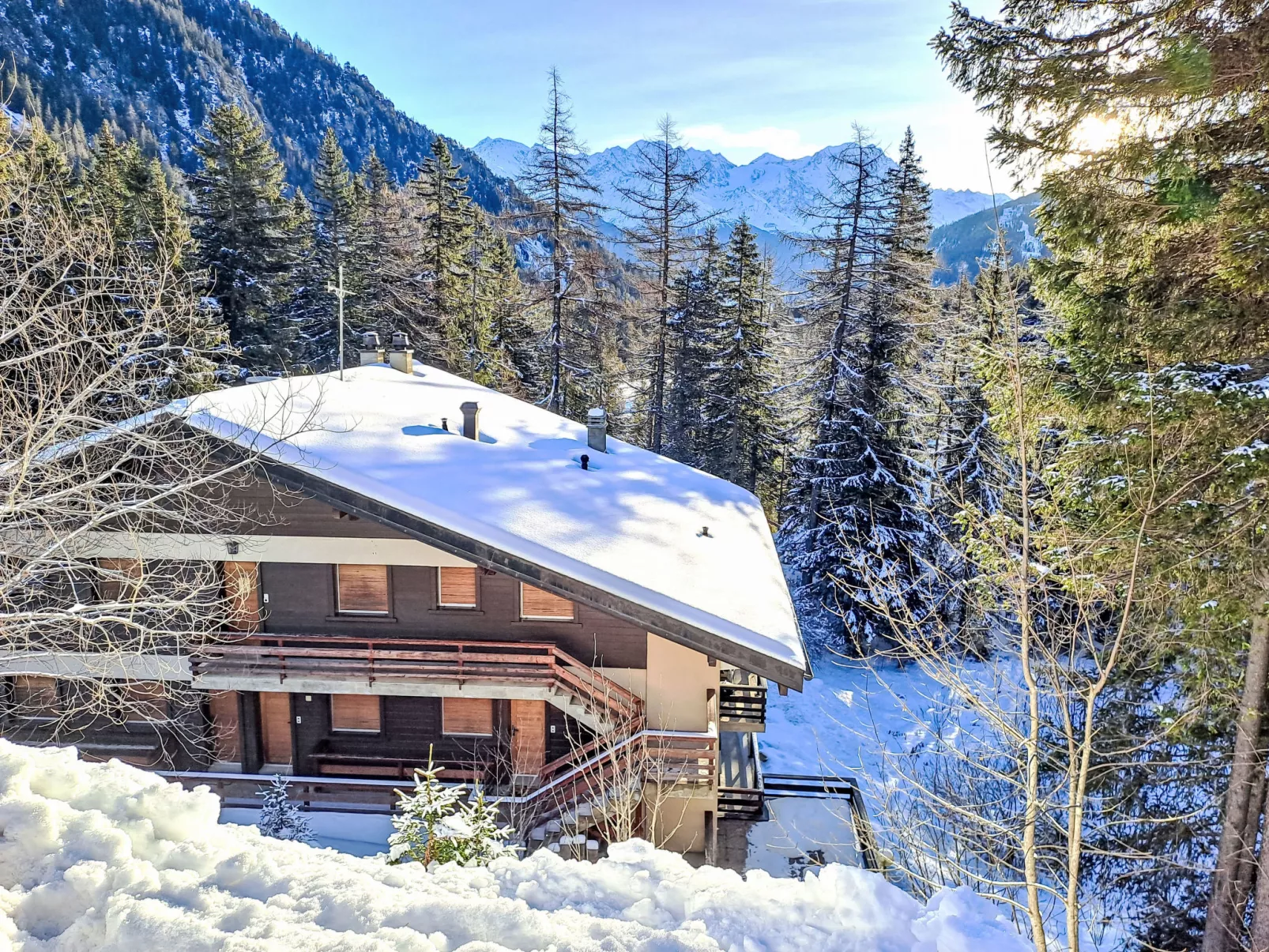 Arolla R01-Outside