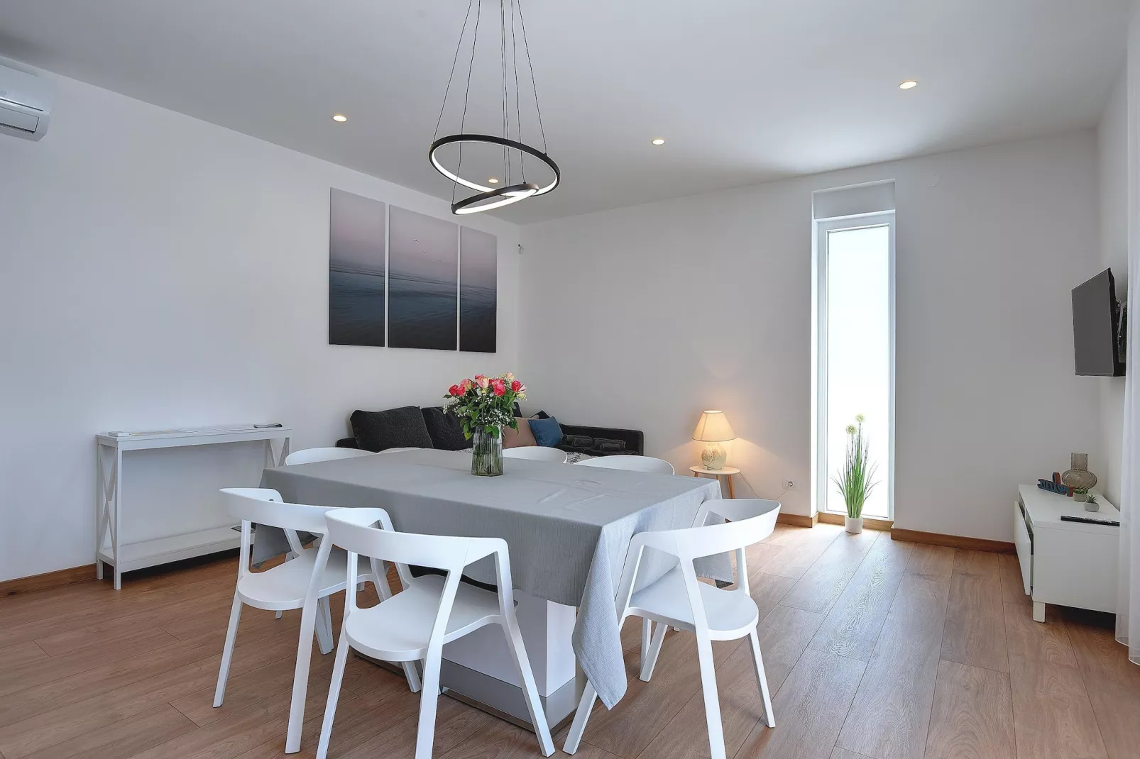 Cube Box House - Angelini-Dining room