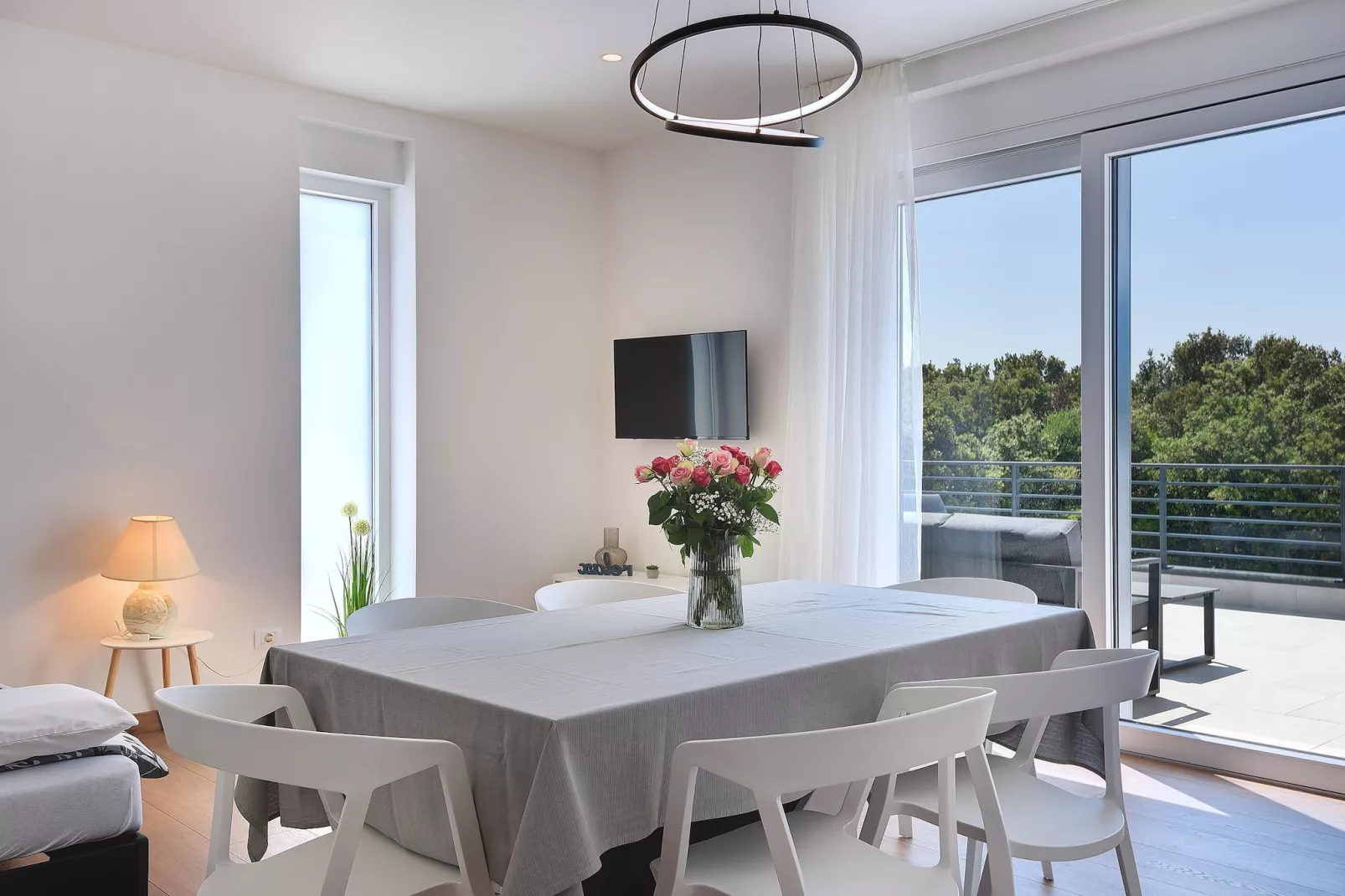 Cube Box House - Angelini-Dining room