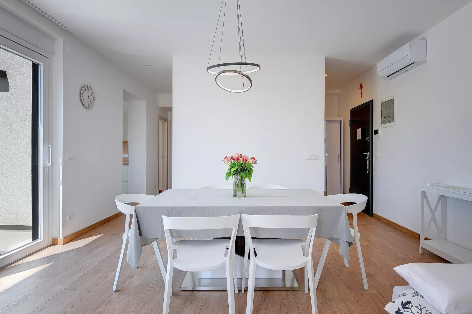 Cube Box House - Angelini-Dining room