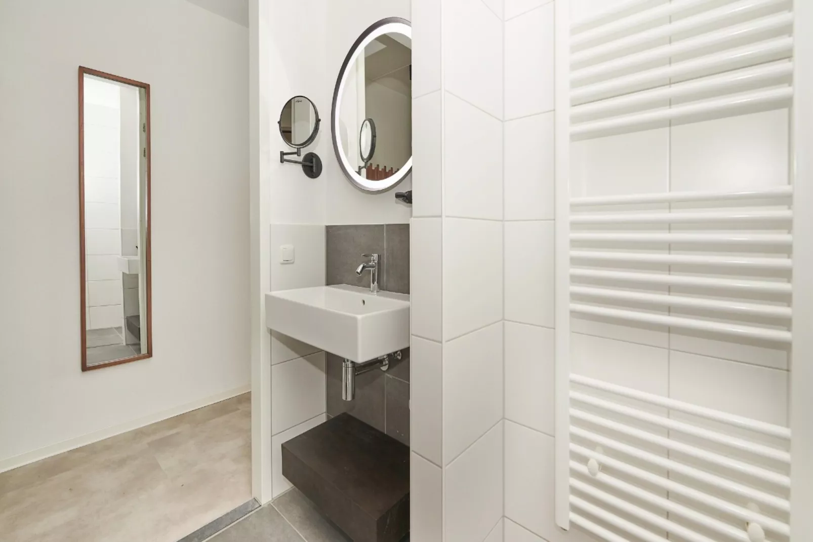 Panorama Lake View Apartment 6p-Bathroom