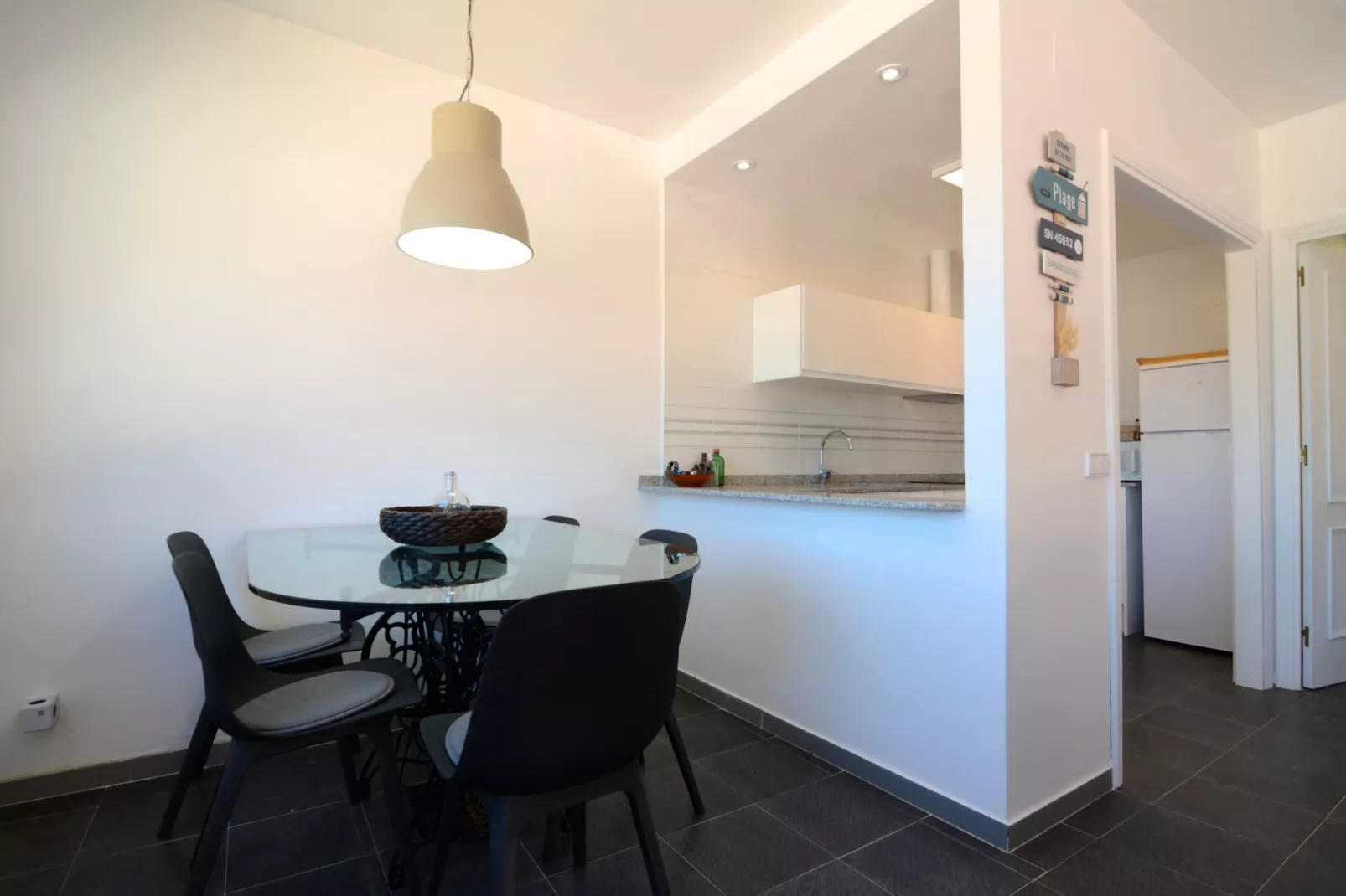 AVA SENIA 5-1-Dining room