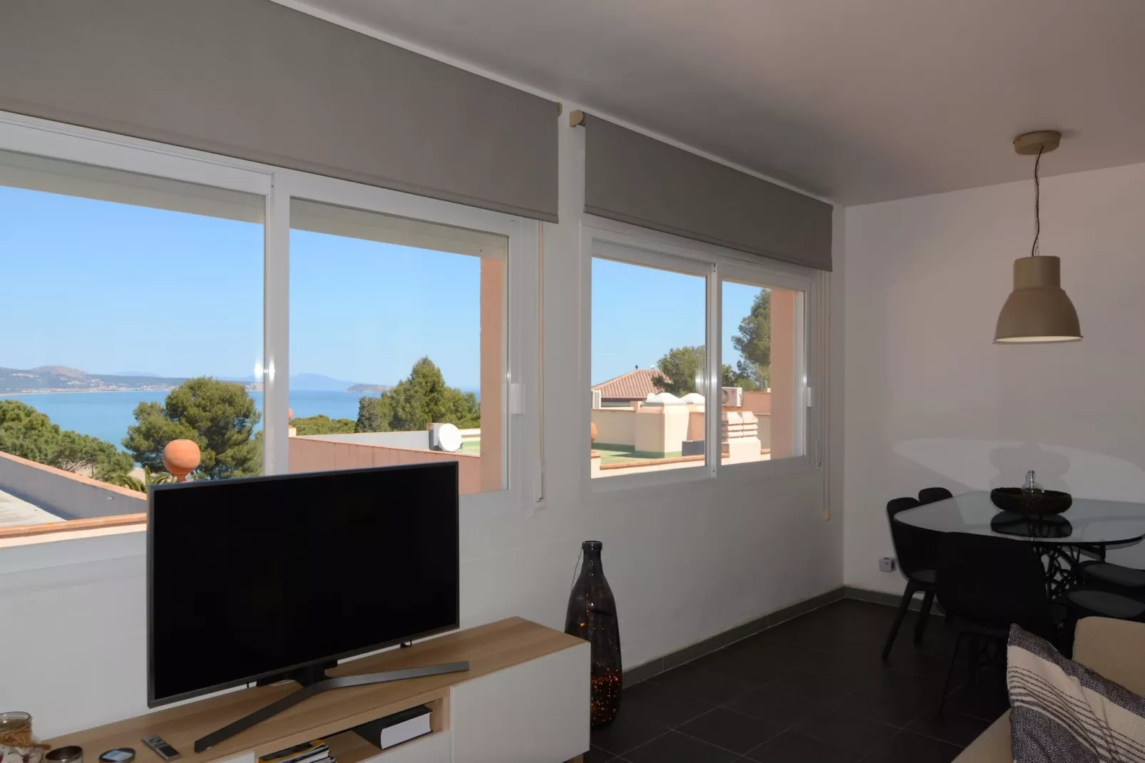 AVA SENIA 5-1-Living room