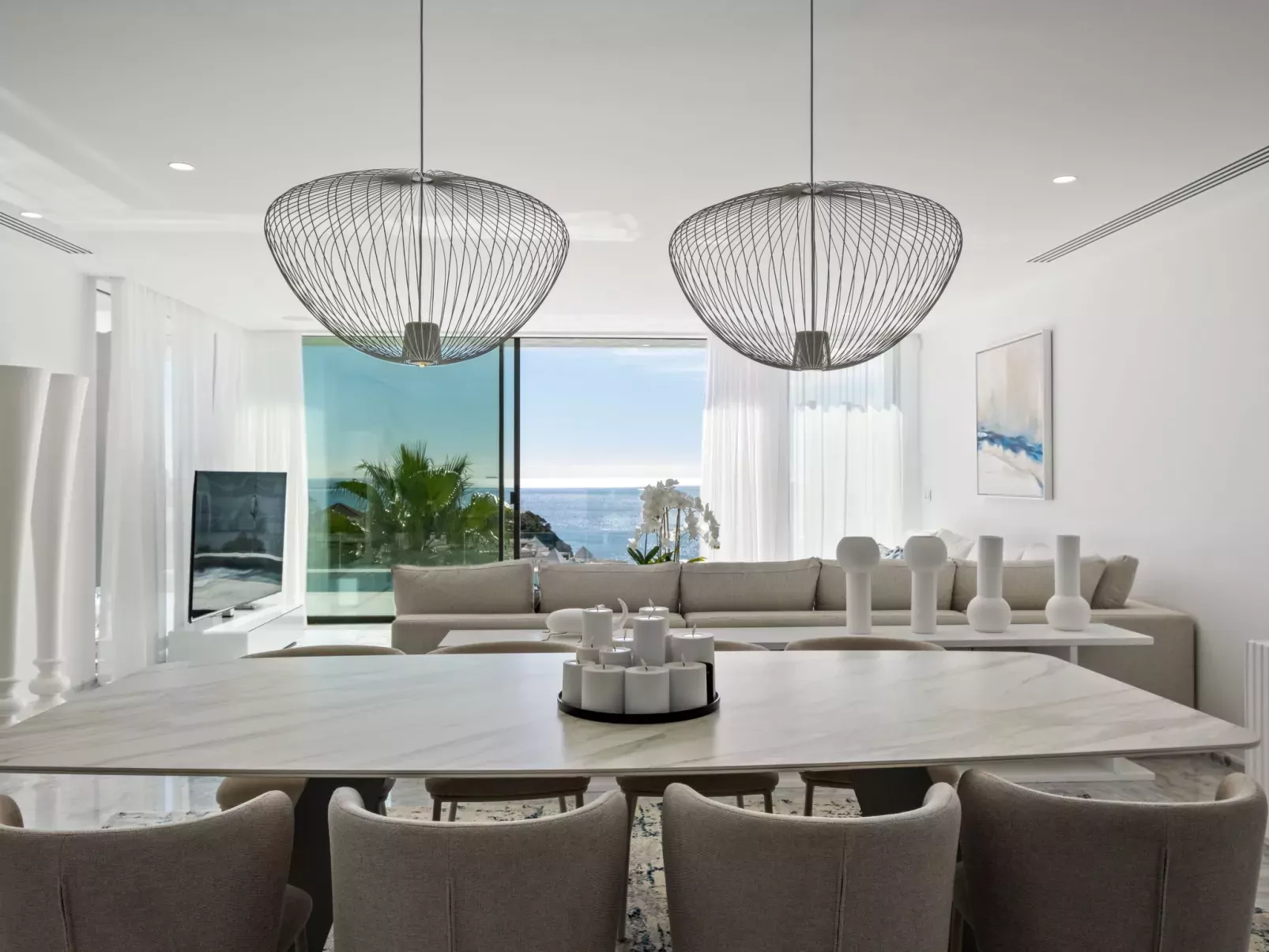 Panorama Bay-Inside