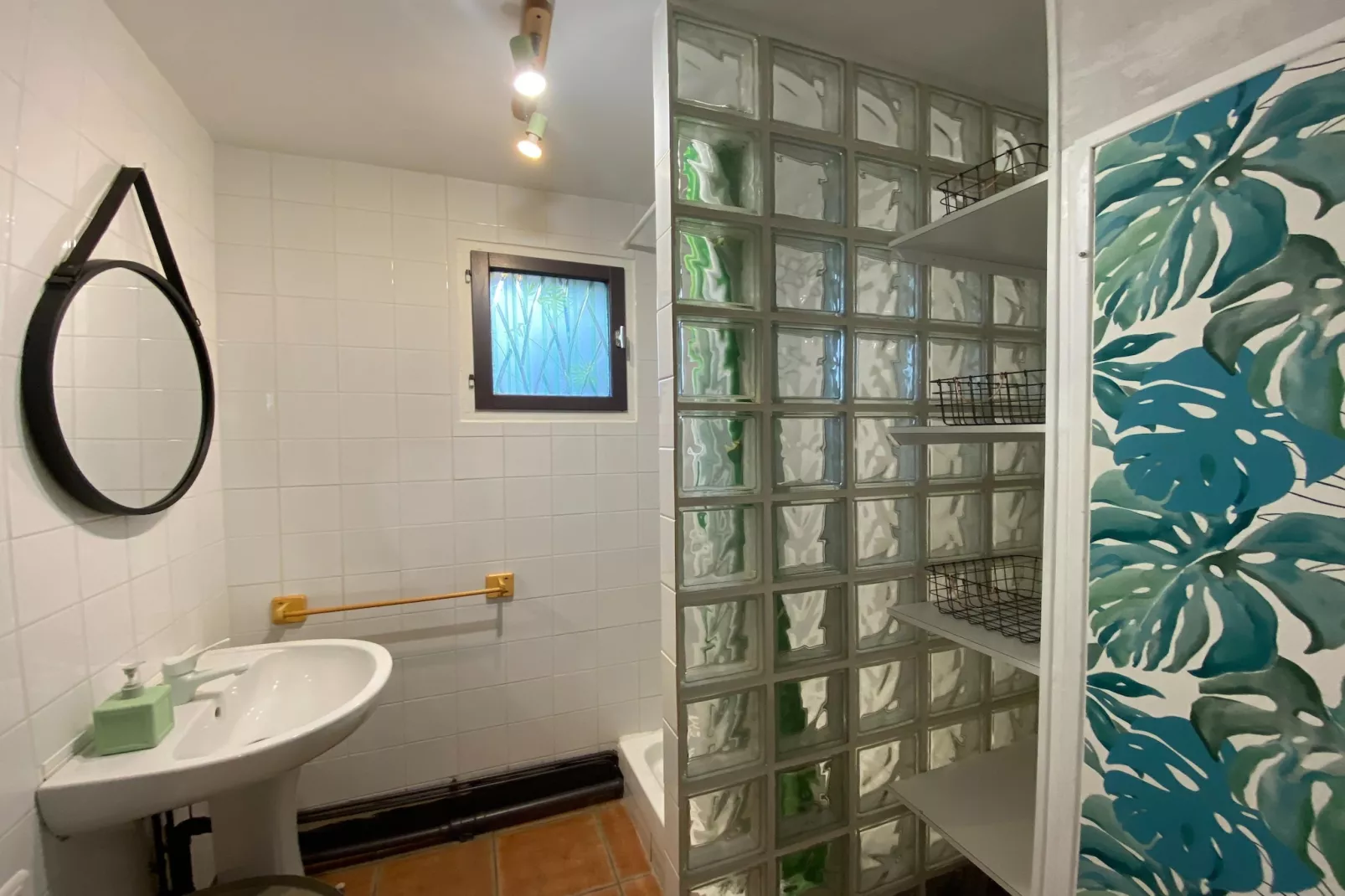 Holiday home La Poterie Cap d'Antifer-Bathroom