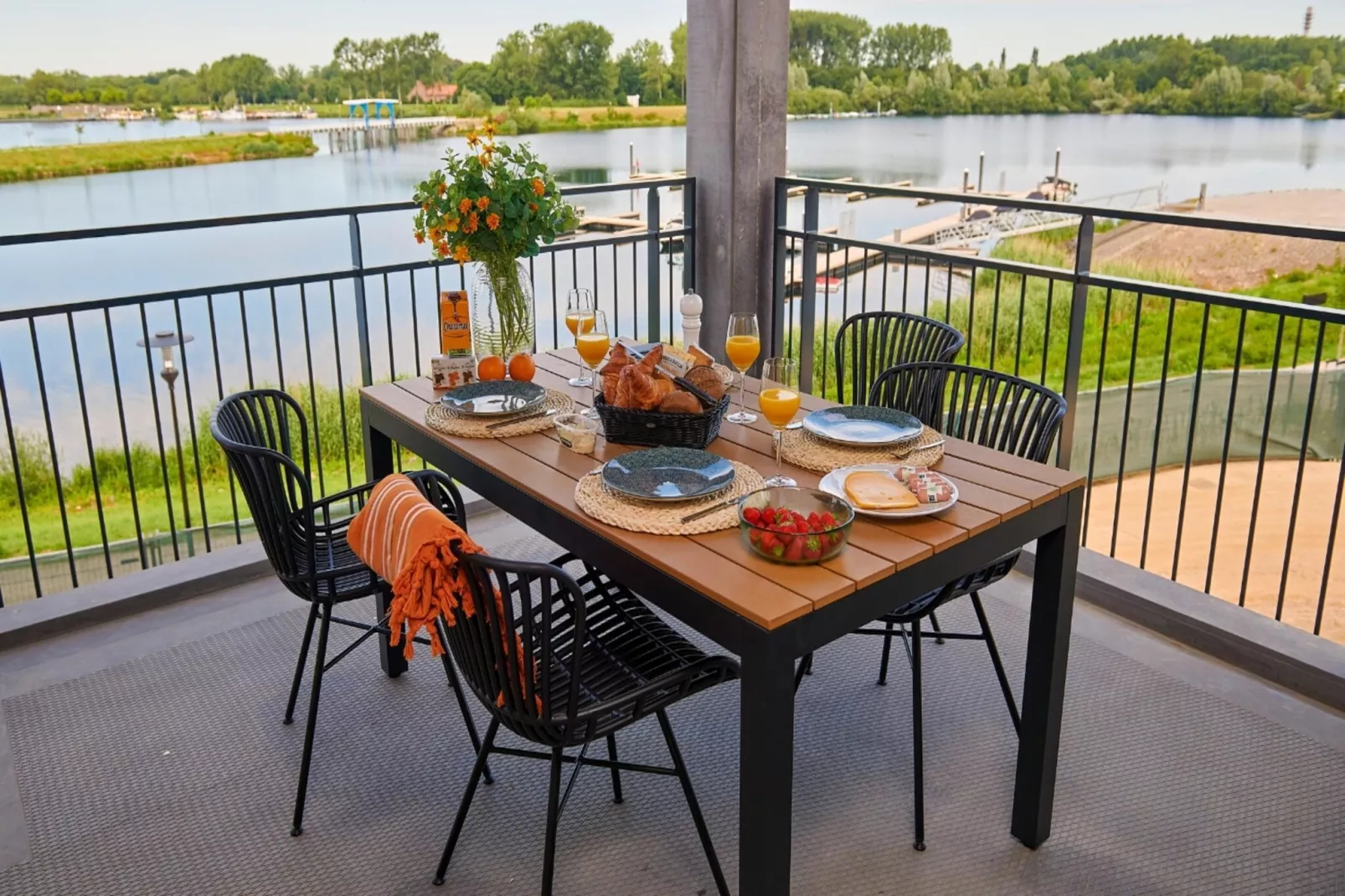 Panorama Lake View Apartment 6p-Terrace balcony