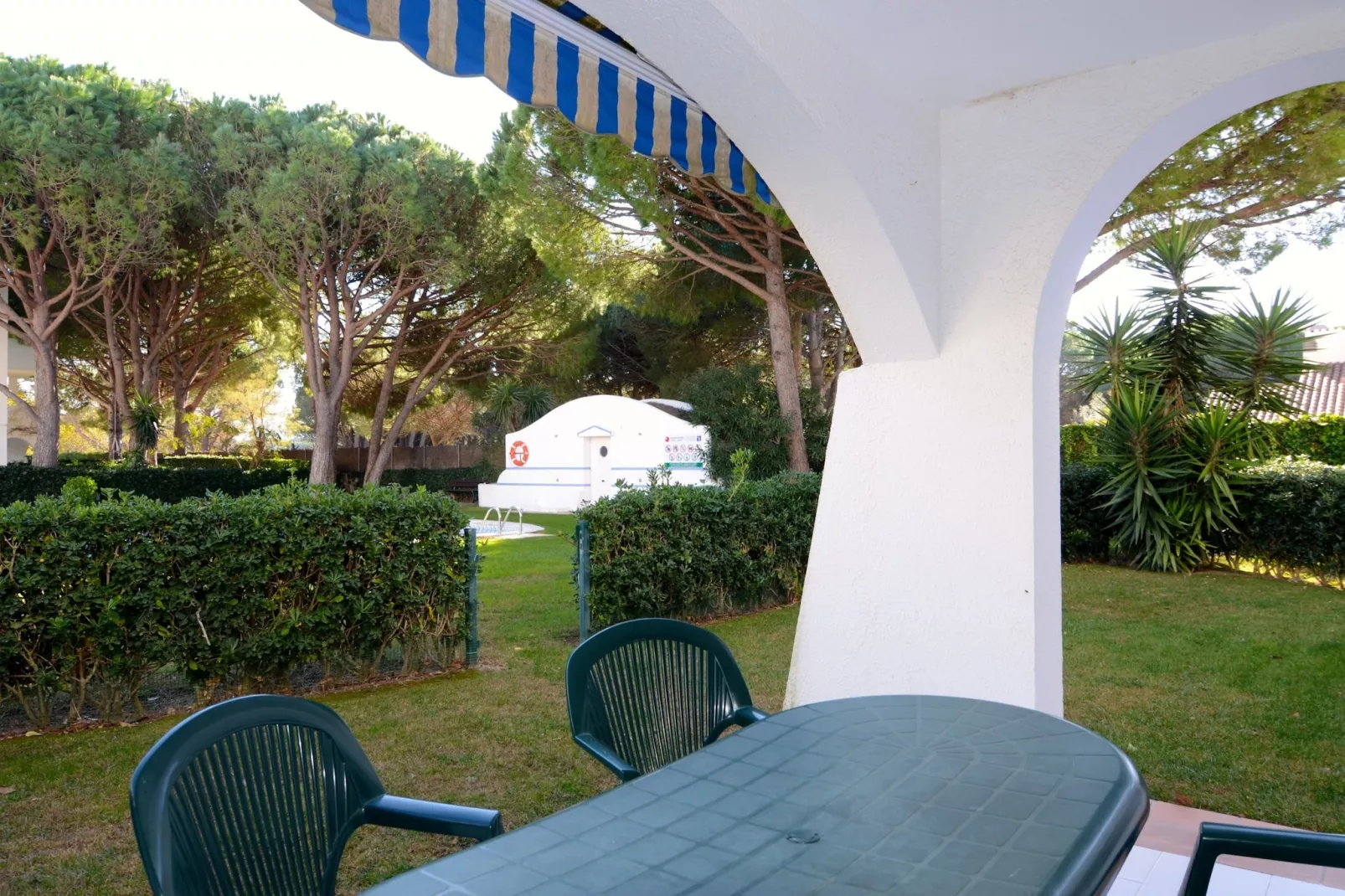 NAUTIC GOLF A 101-Gardens summer