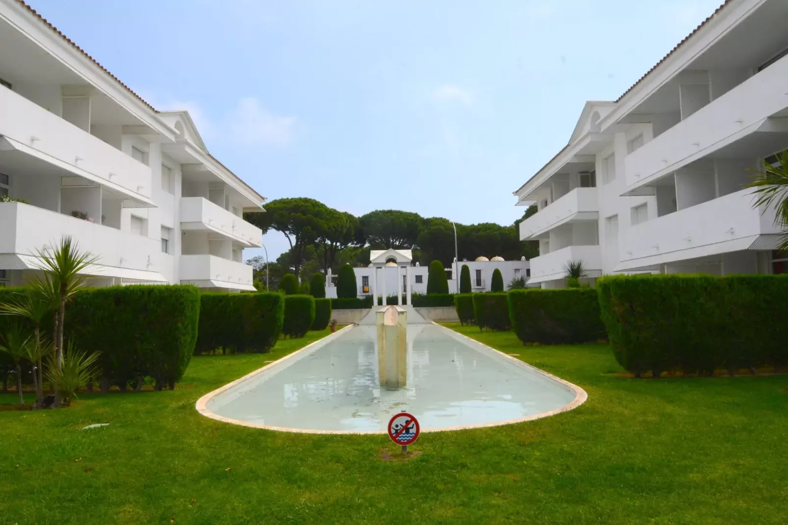 GREEN CLUB B 104-Exterior summer
