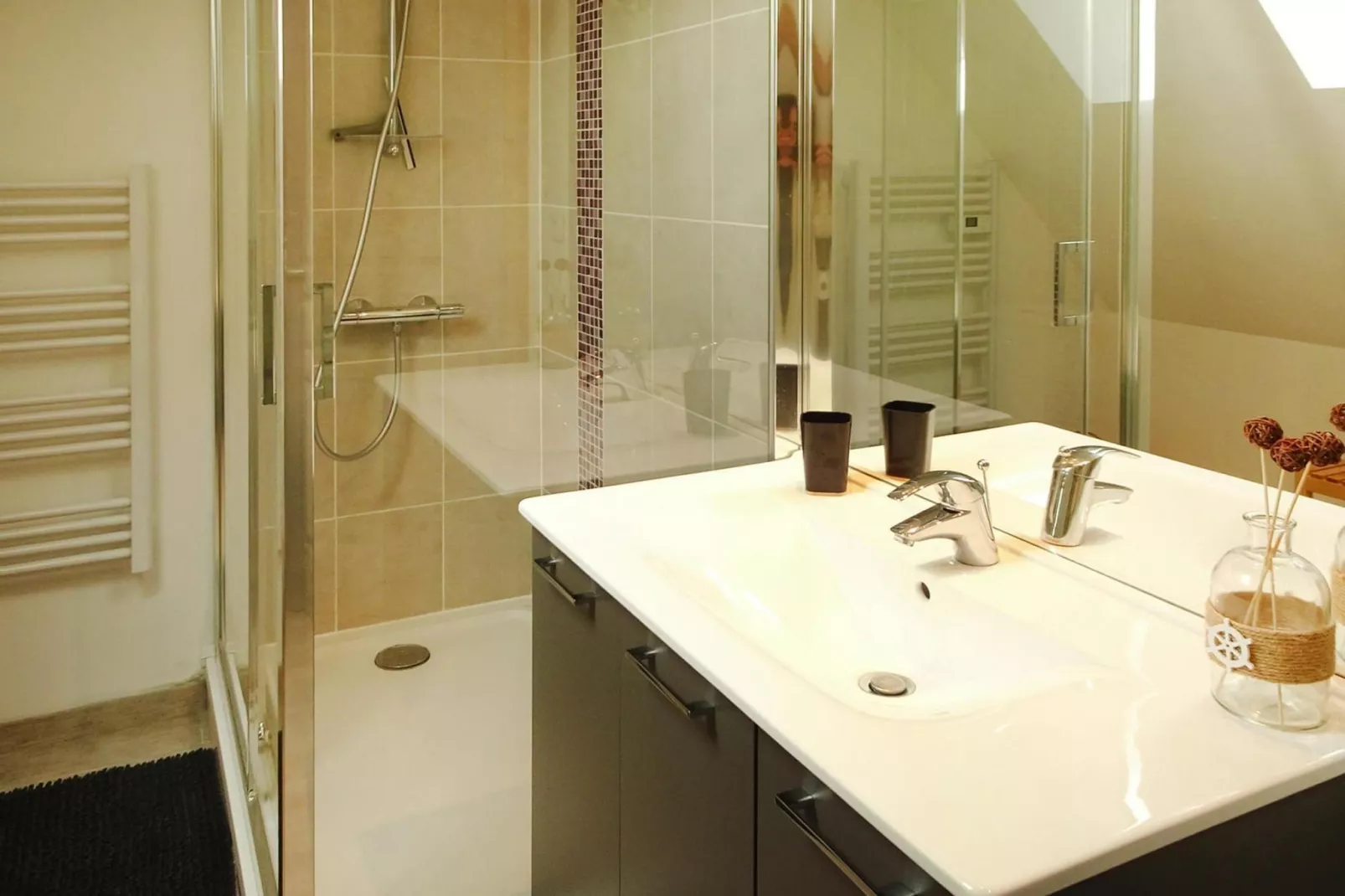 Semi-detached house Brucheville-Bathroom