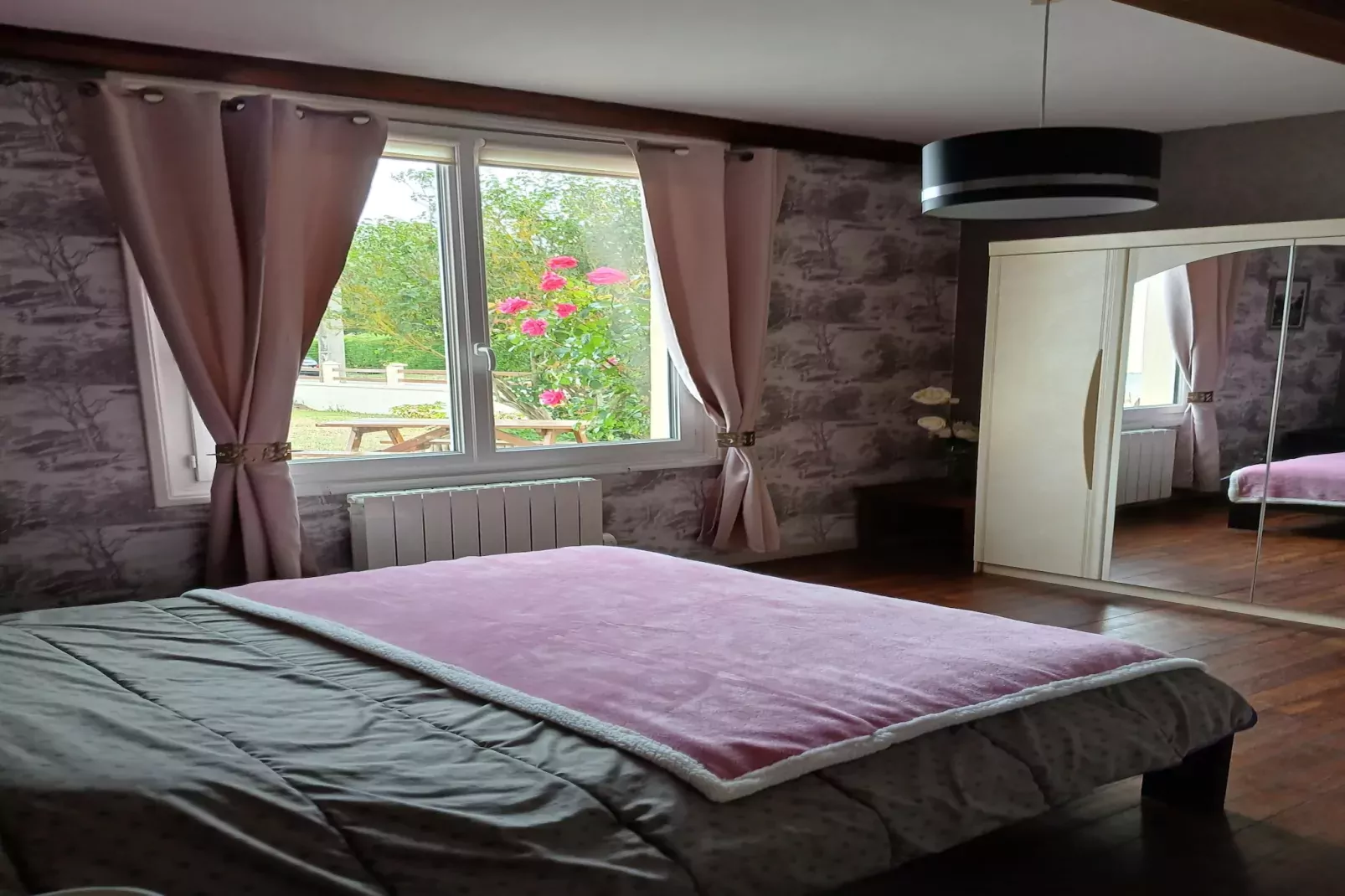 Holiday home St Martin-de-Bréhal-Schlafzimmer
