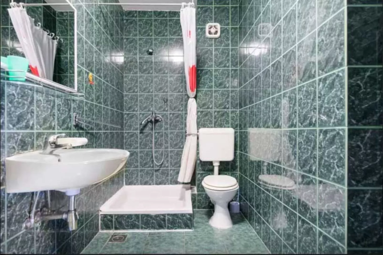 Villa Supetar Garden - Two Bedroom Apartment with Terrace-Bathroom