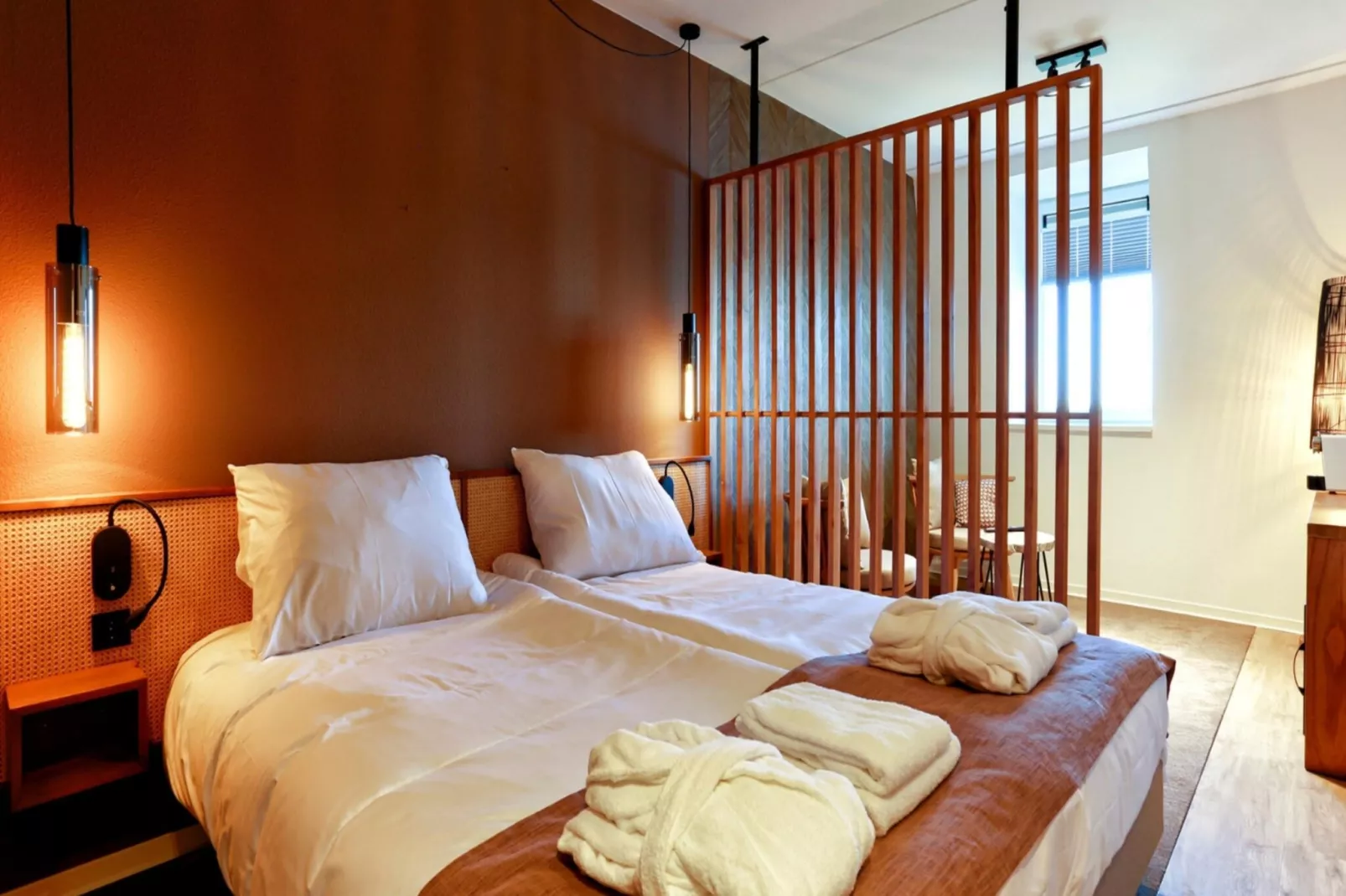 Lake View Penthouse 4p-Bedroom