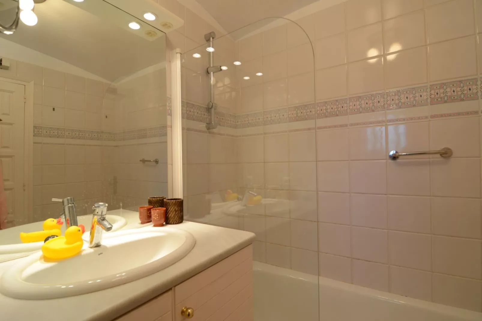 PLAÇA DELS POUS SUR-Bathroom
