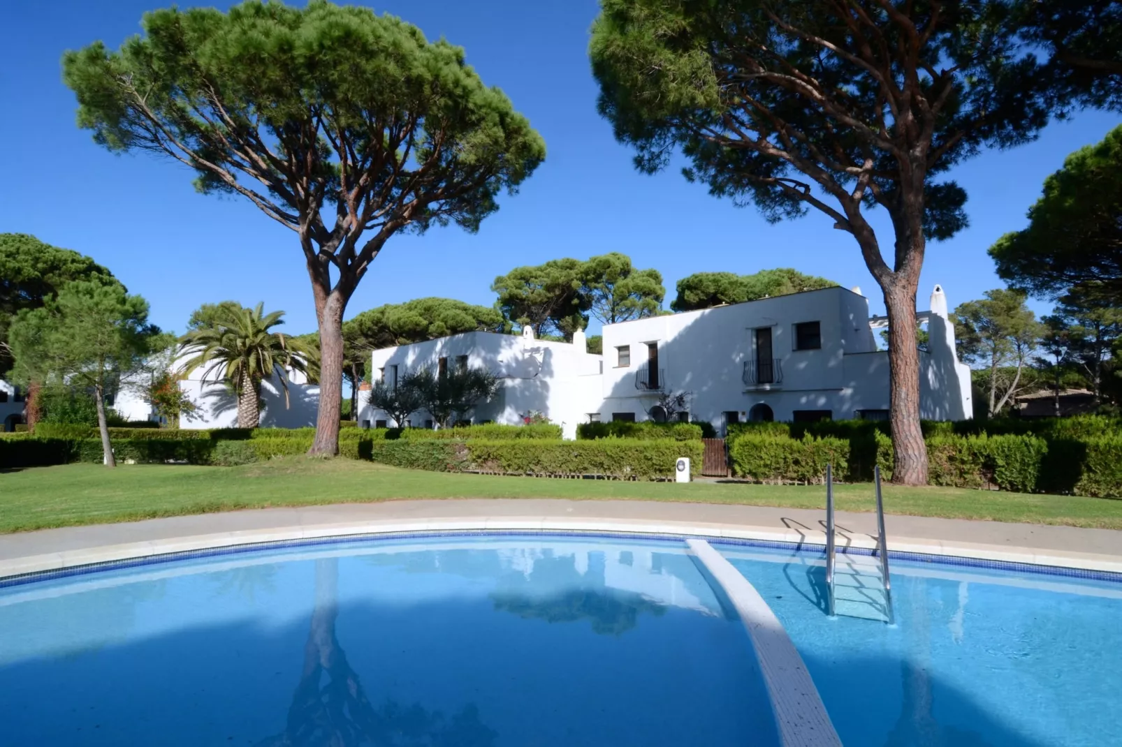 PIVERD DEL GOLF 22-Exterior summer