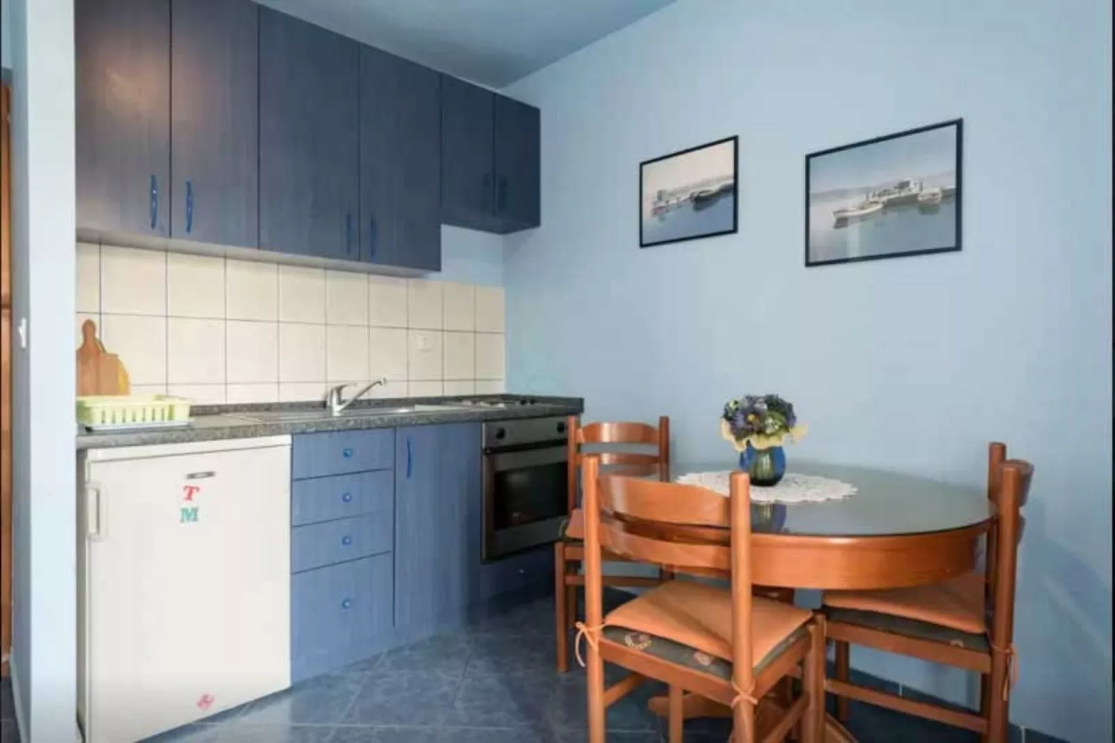 Villa Supetar Garden - Two Bedroom Apartment with Balcony-Kitchen