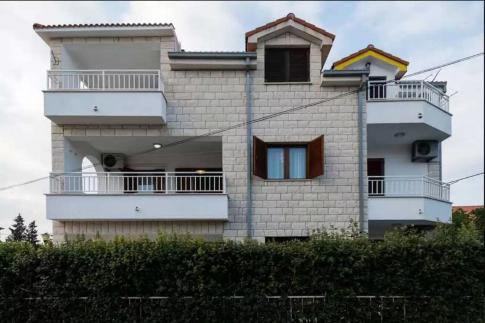 Villa Supetar Garden - Two Bedroom Apartment with Balcony-Outdoor