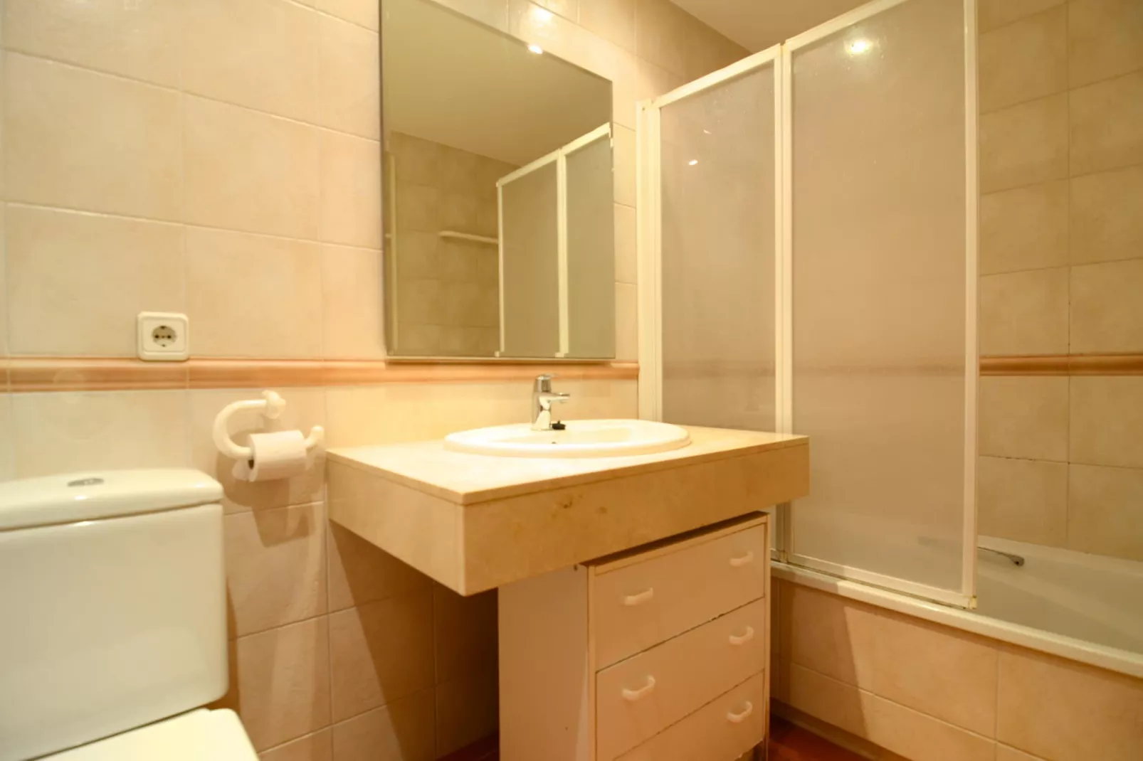 GREEN MAR A 302-Bathroom
