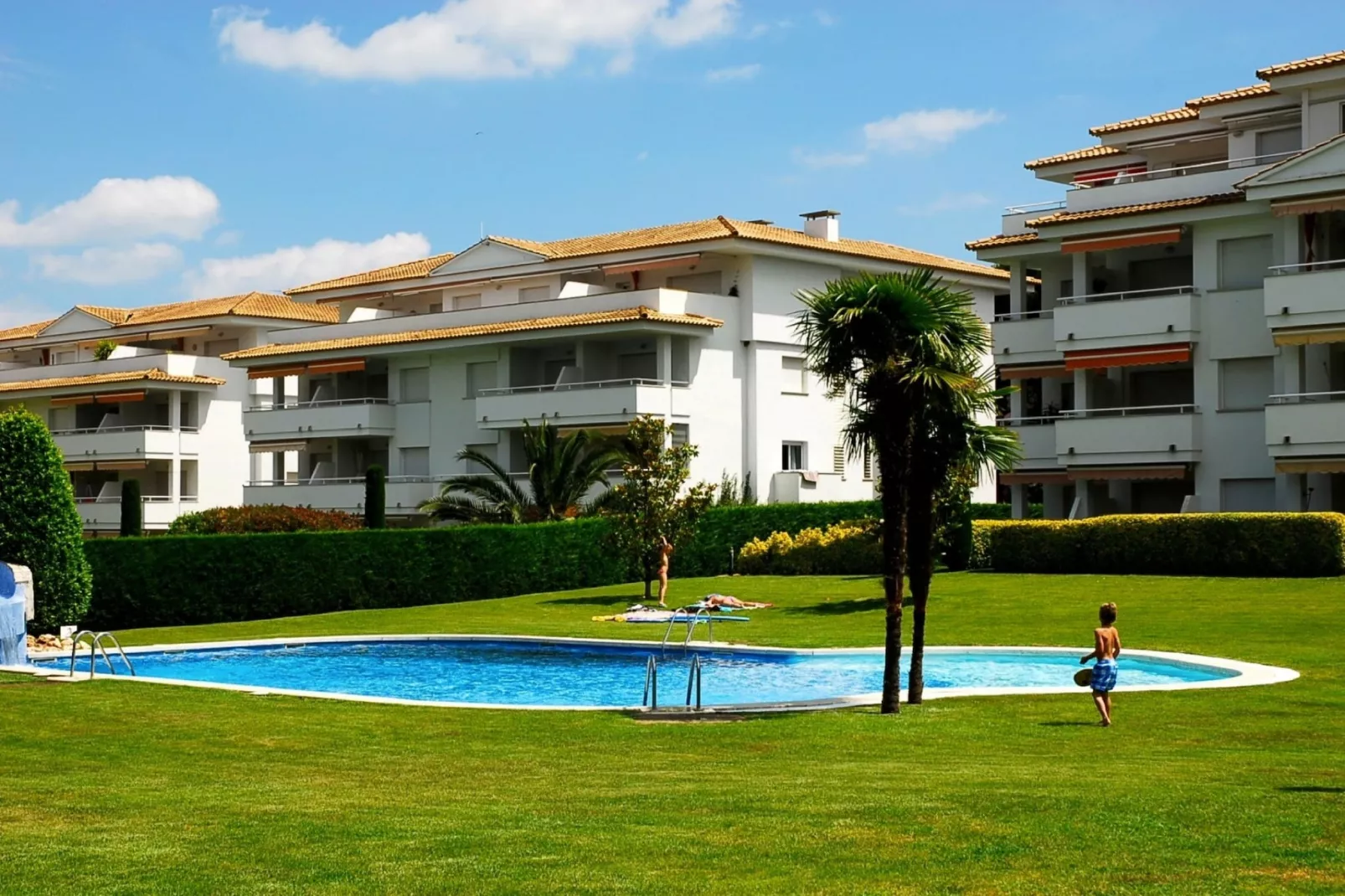 GREEN MAR F 102-Exterior summer