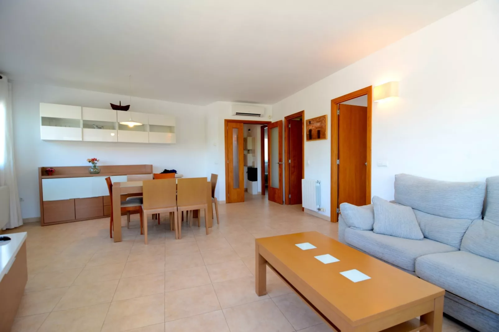TRIAS PLAÇA-Wohnzimmer