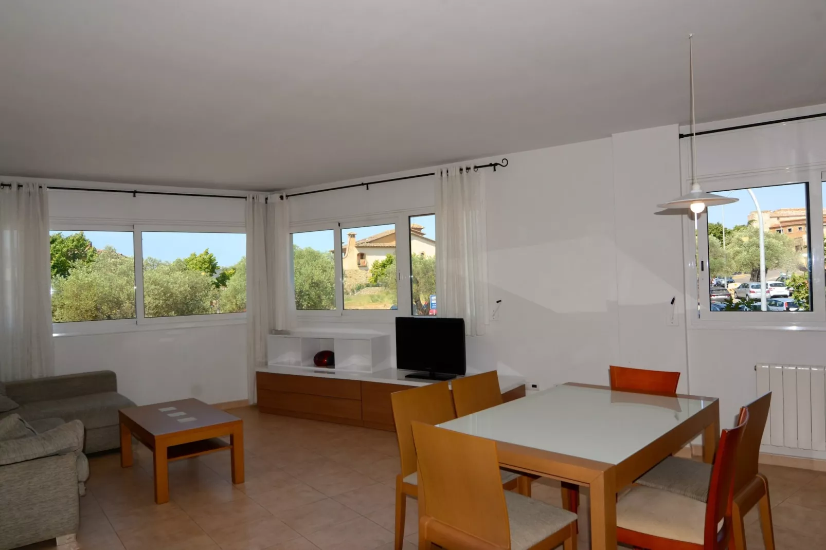 TRIAS PLAÇA-Wohnzimmer