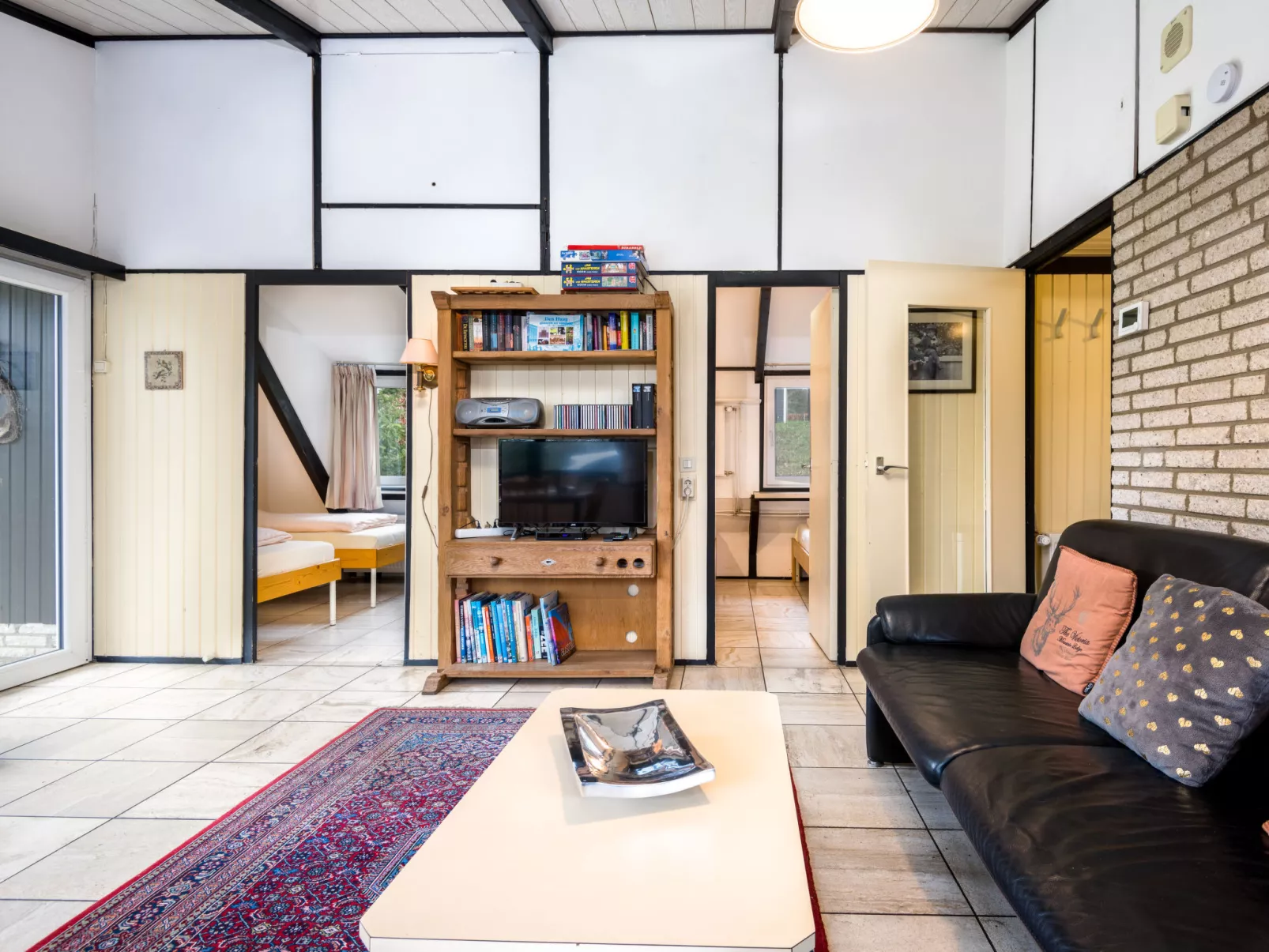 Haus 11-Dedans