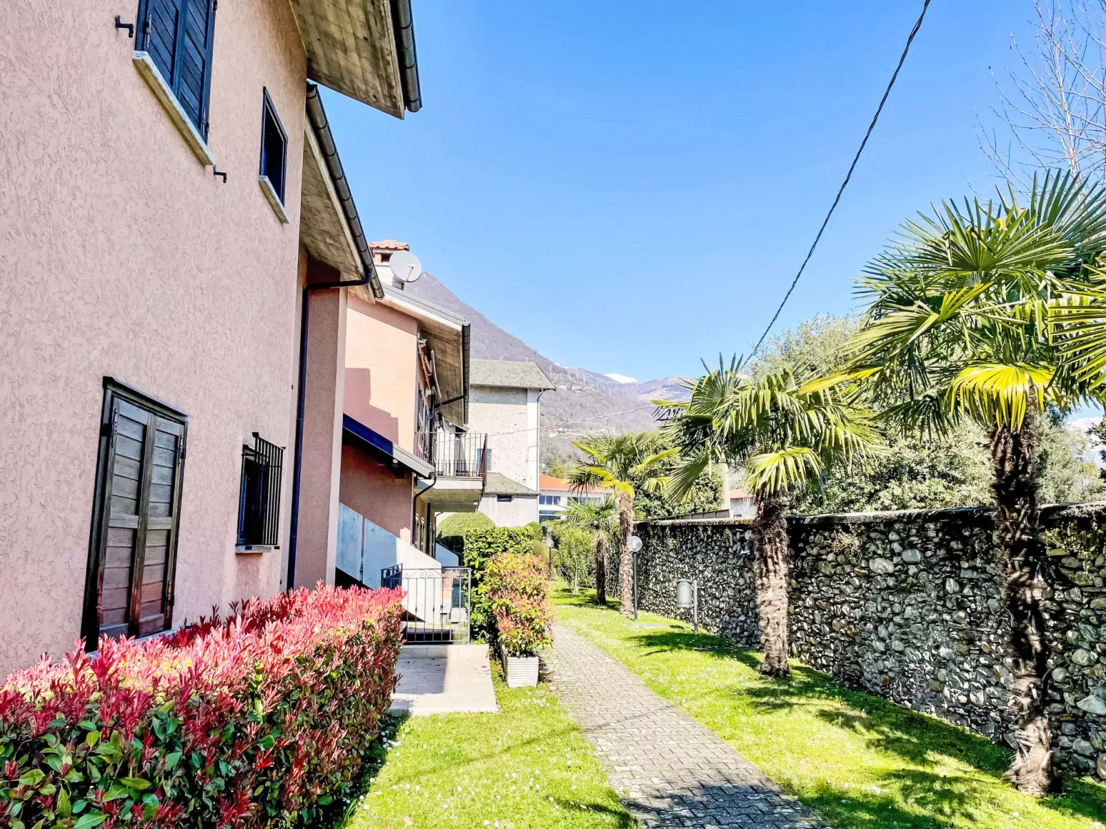 La Breva-Outside