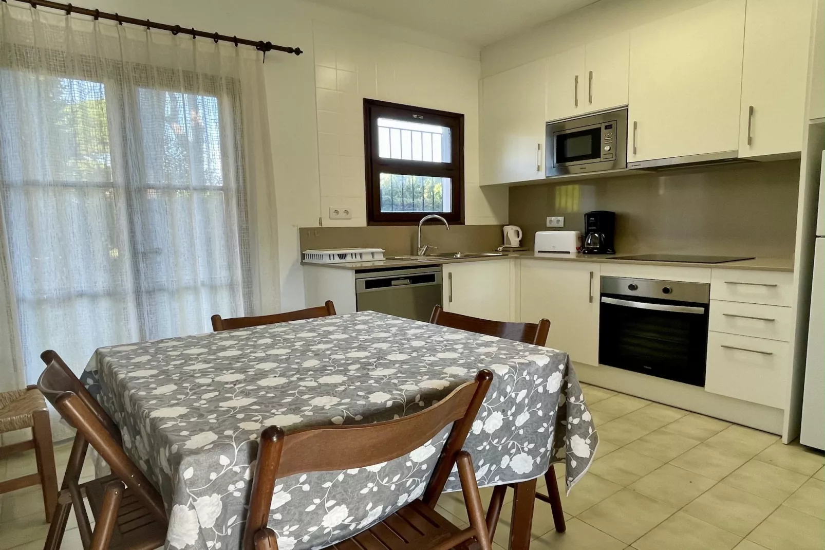 PIVERD GOLF 75-Dining room