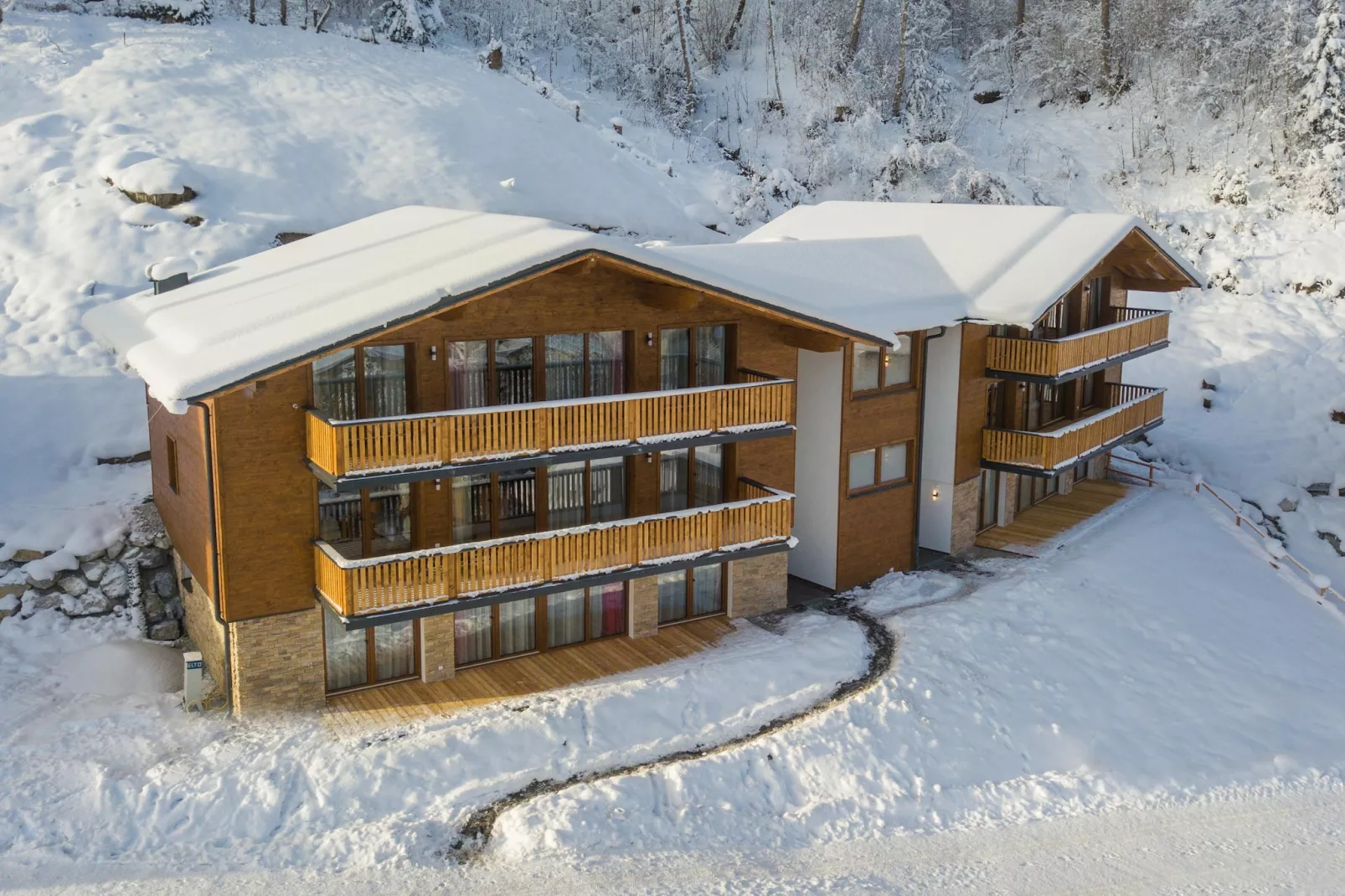 Superior Chalet-Exterior winter