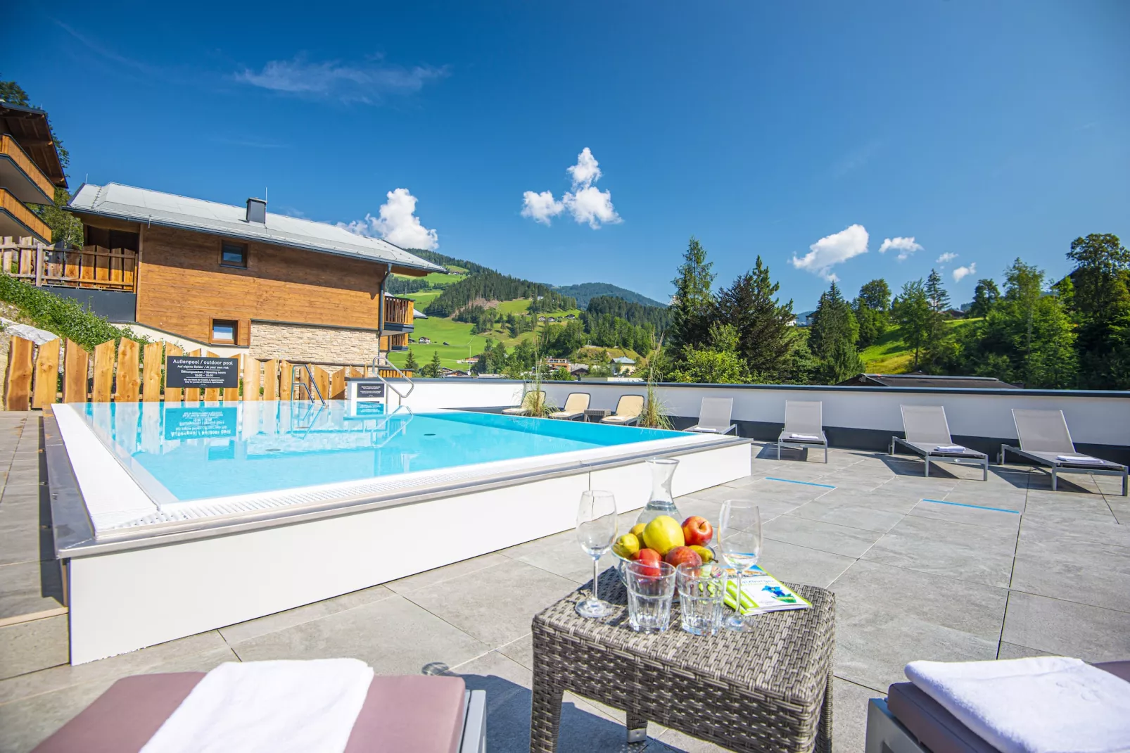 Superior Chalet-Pool