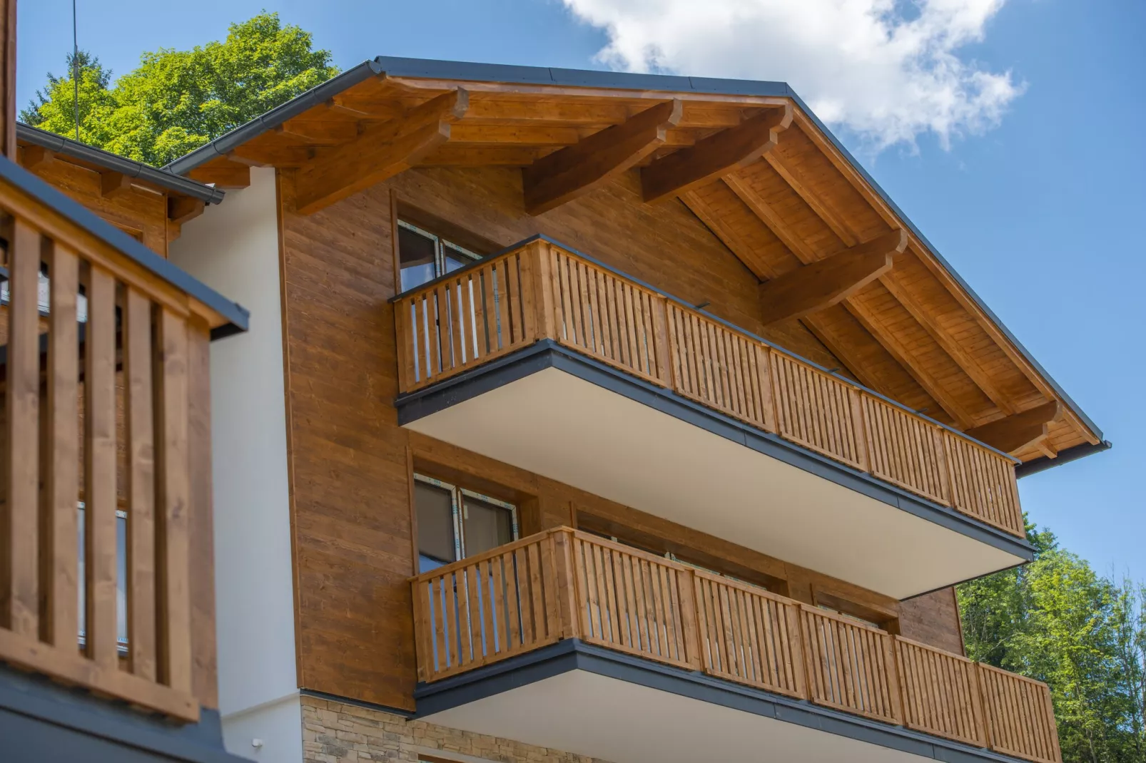 Superior Chalet-Exterior summer