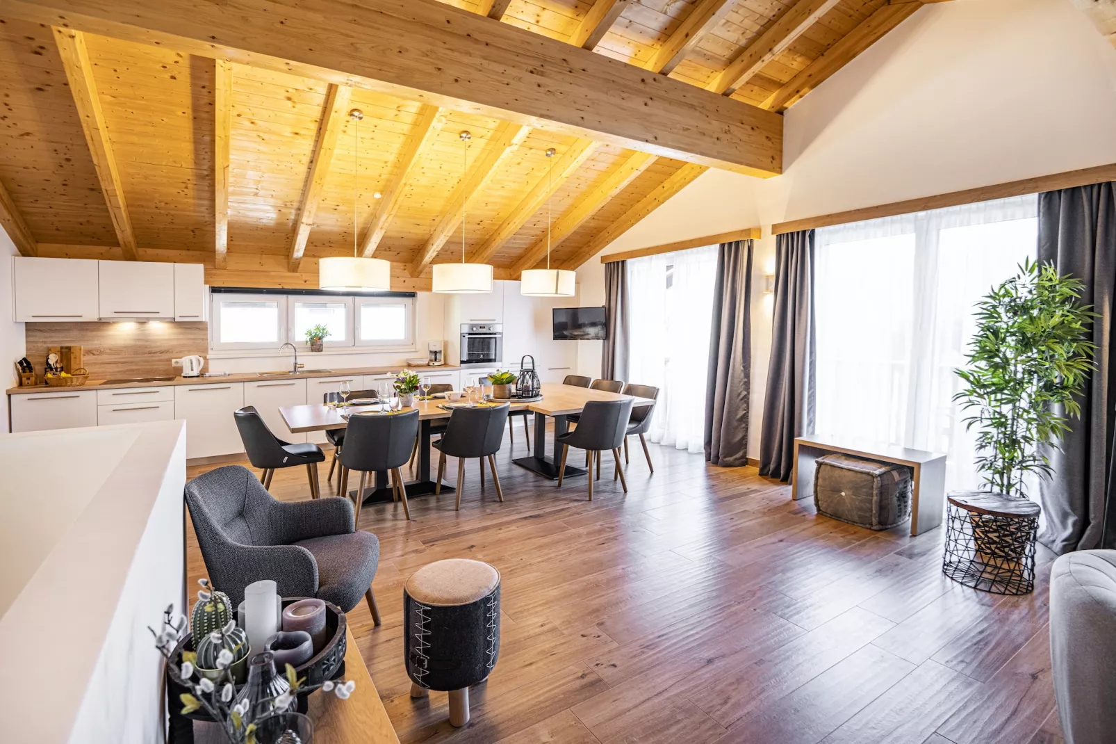 Deluxe Chalet-Dining room