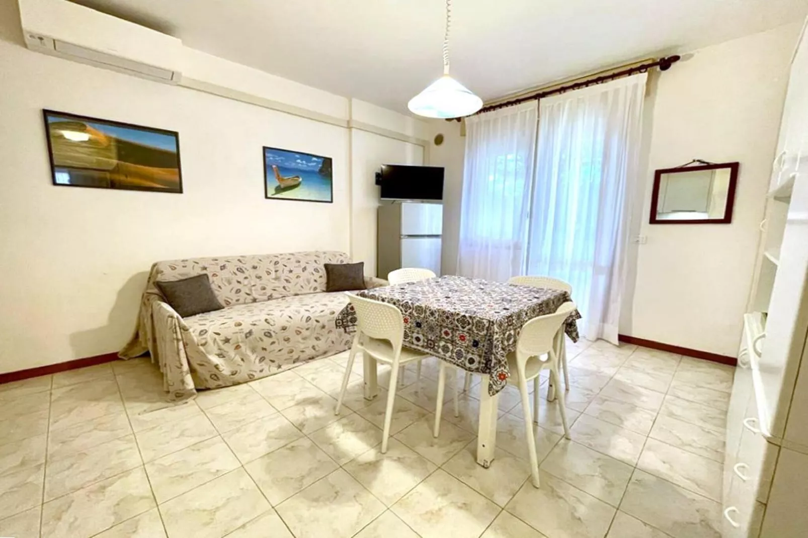 Gabbiano 4-Dining room
