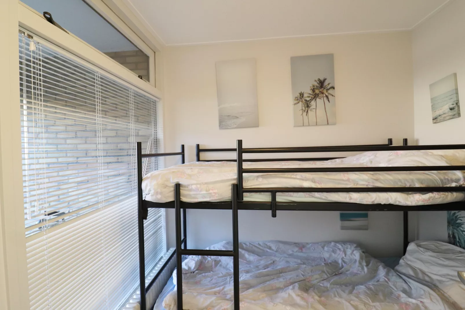Appartement aan het meer in Heeg-Bedroom