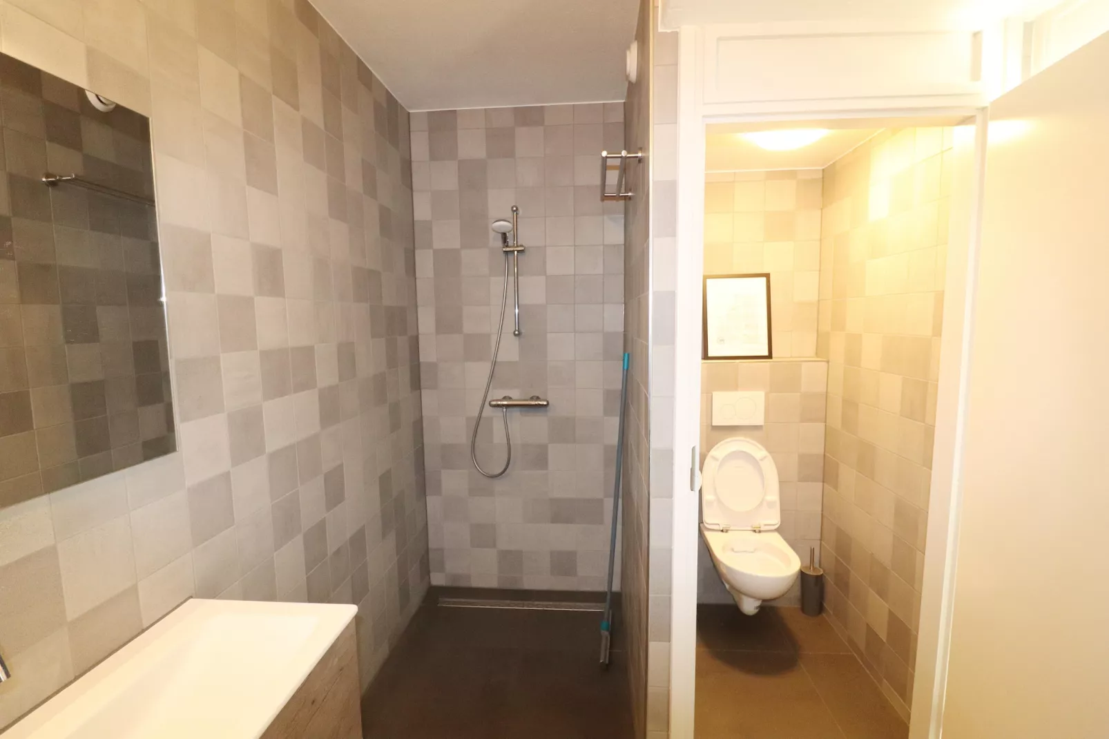 Appartement aan het meer in Heeg-Bathroom