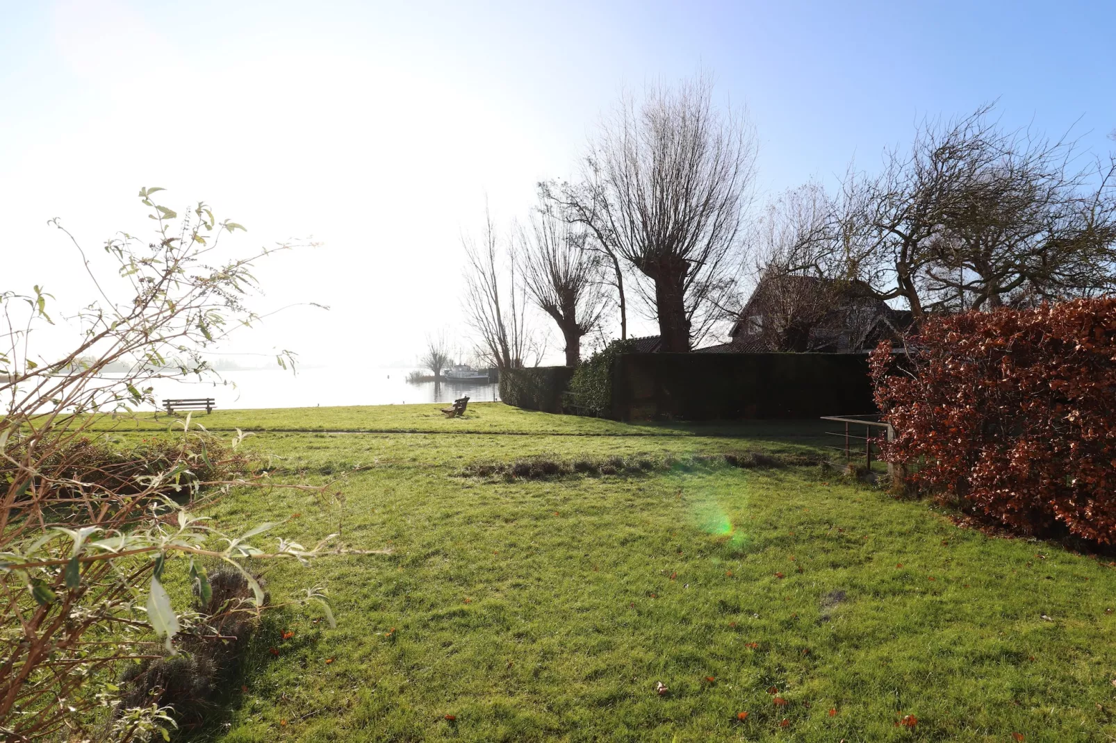 Appartement aan het meer in Heeg-Gardens summer