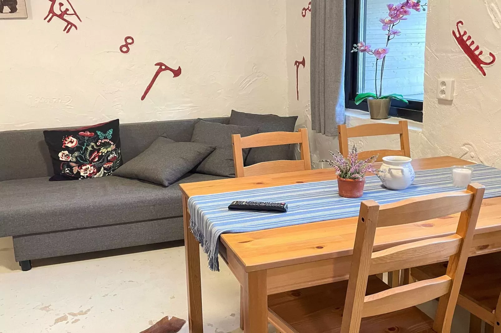 Centrally-located holiday home in Hoor-Indoor