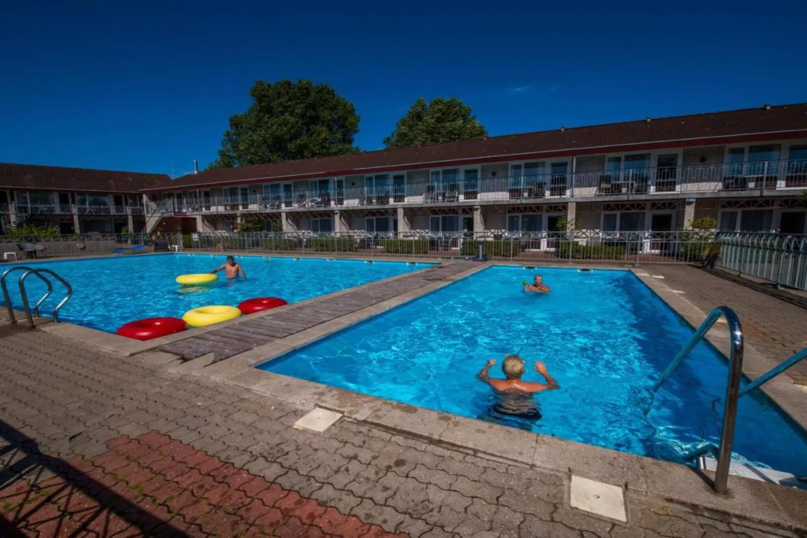Tiny House-Pool