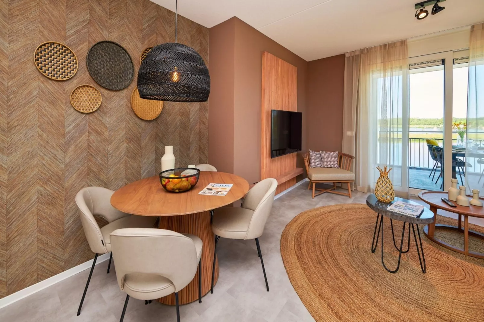 Panorama Lake View Apartment 2p-Dining room