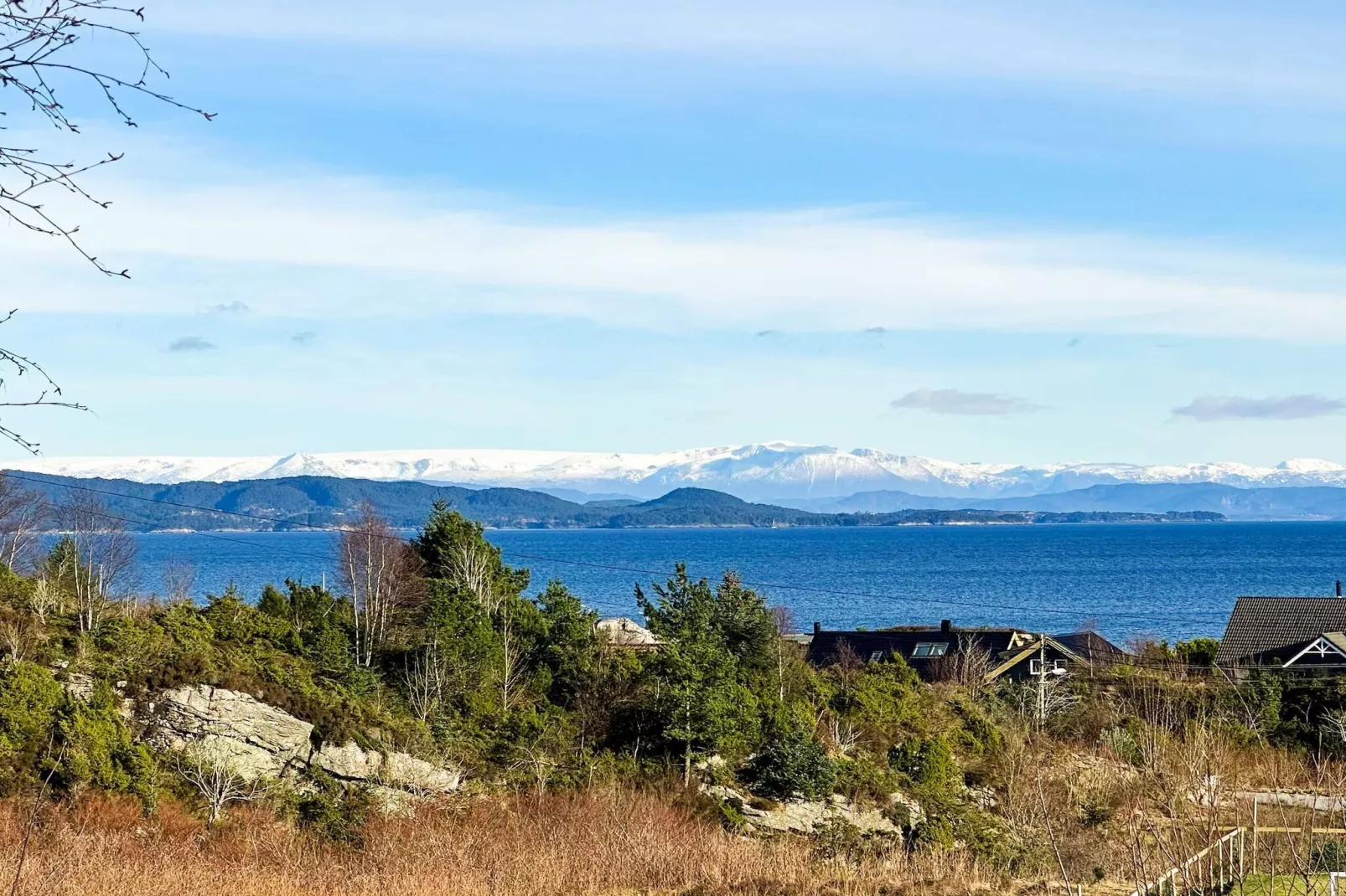 6 person holiday home in KLOKKARVIK