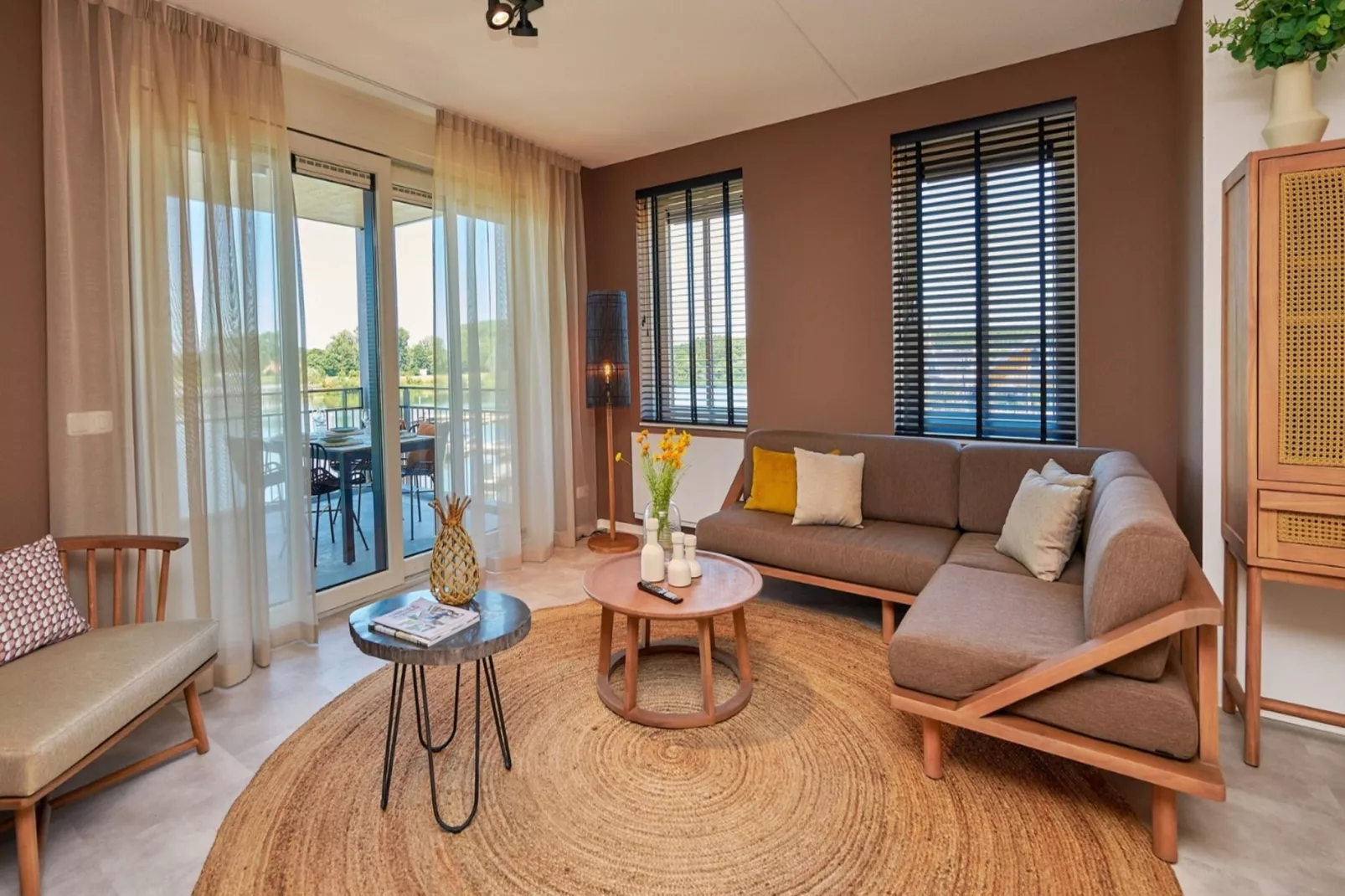 Lake View Maisonette 4p-Living room
