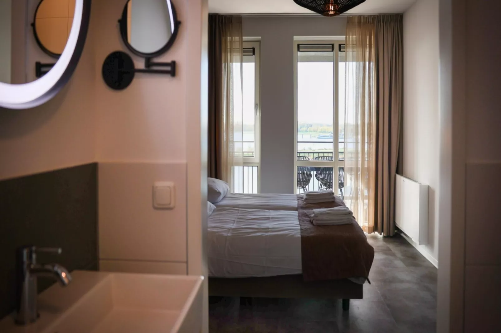 Lake View Maisonette 4p-Bedroom