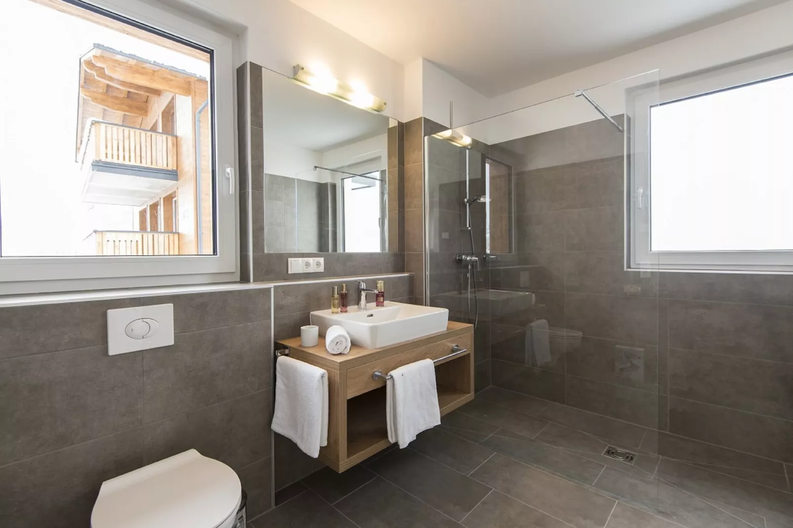 GA2C Alpenleben Apartments-Bathroom