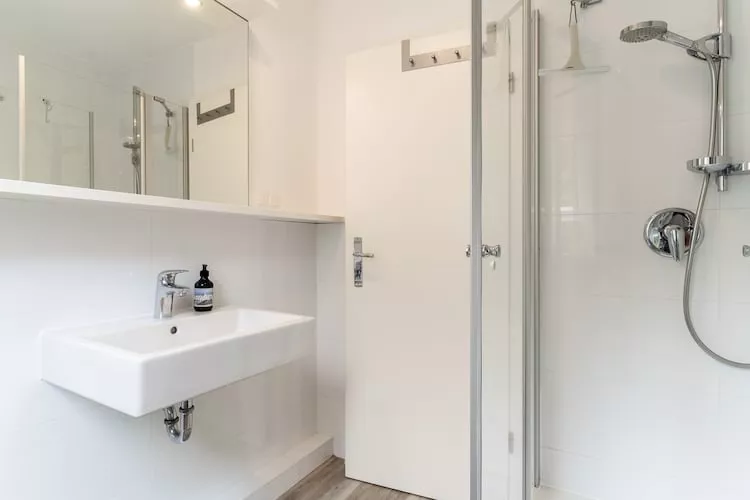 Seerose-Bathroom