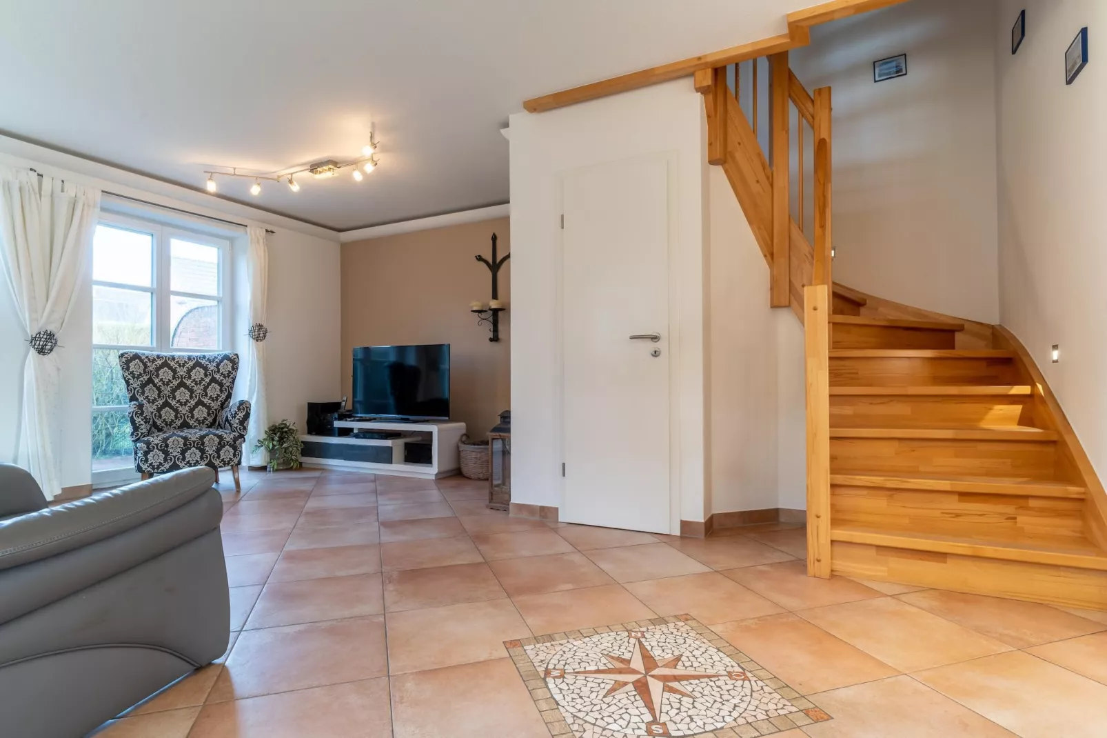 Haus Momo-Living room
