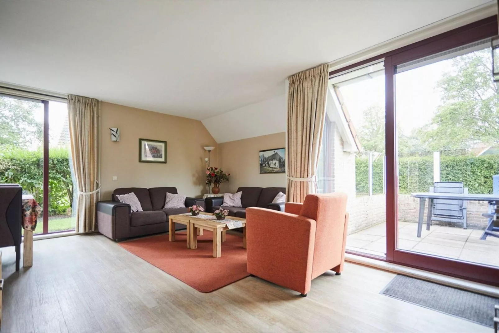 Wellness 6p-Living room