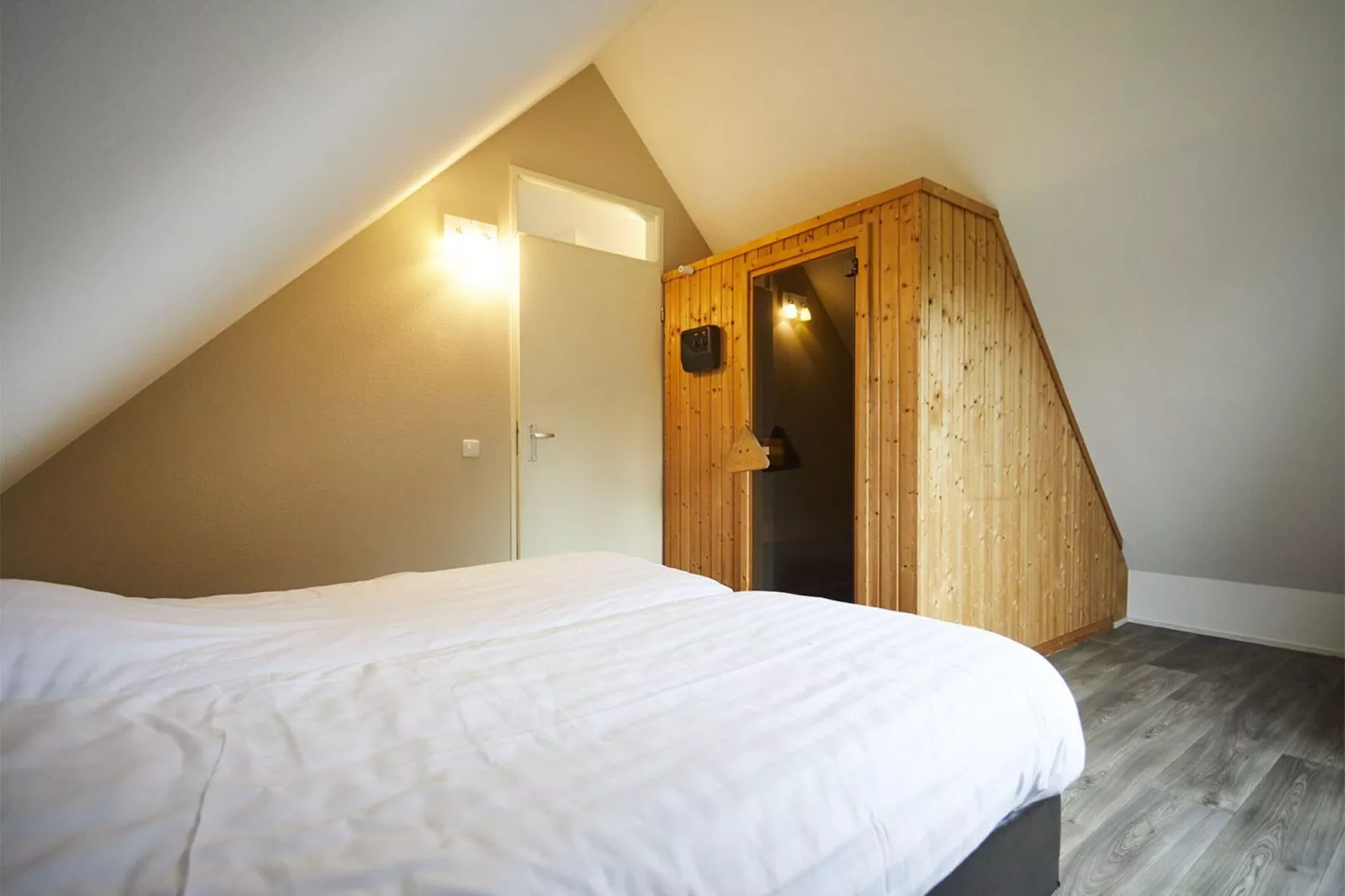 Wellness 6p-Bedroom