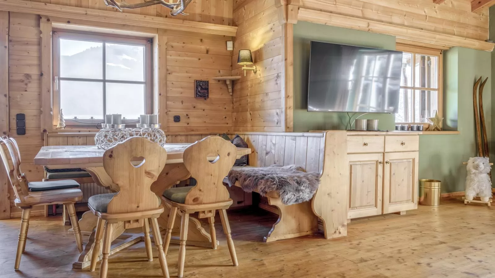 Kitz Hills Chalet Mondschein-Dining room