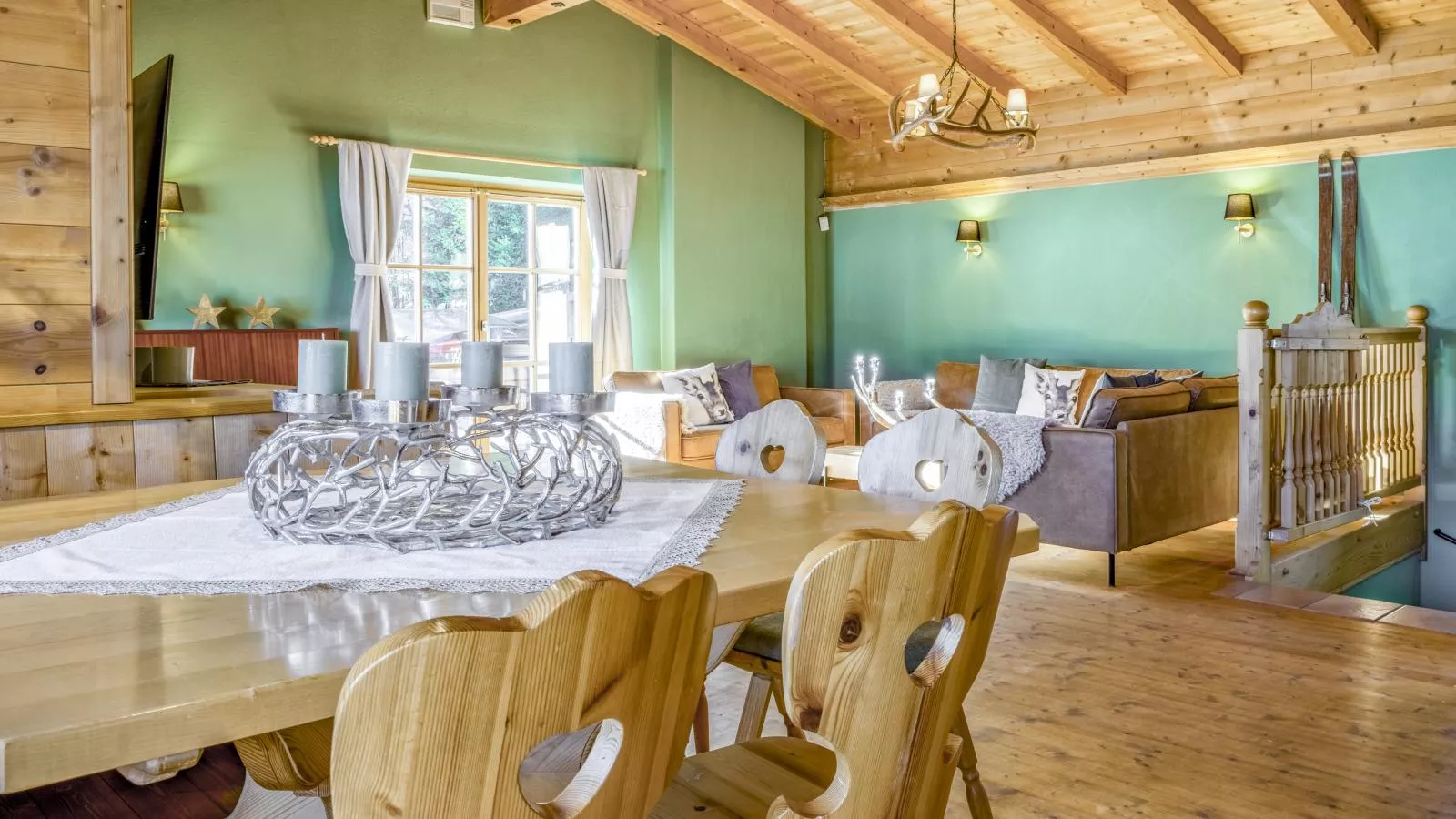 Kitz Hills Chalet Mondschein-Dining room