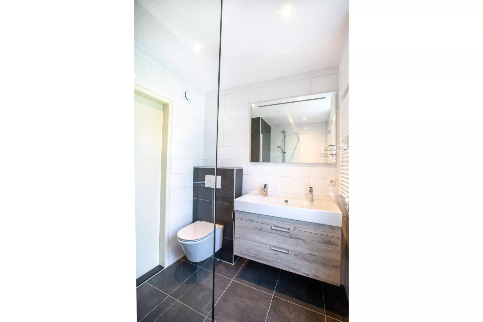 Wellness 6p-Bathroom