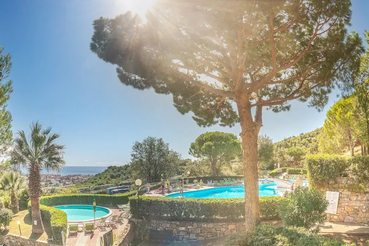 Ferienanlage Villaggio Colombo Andora Typ VT4CM / V4 Comfort-Pool